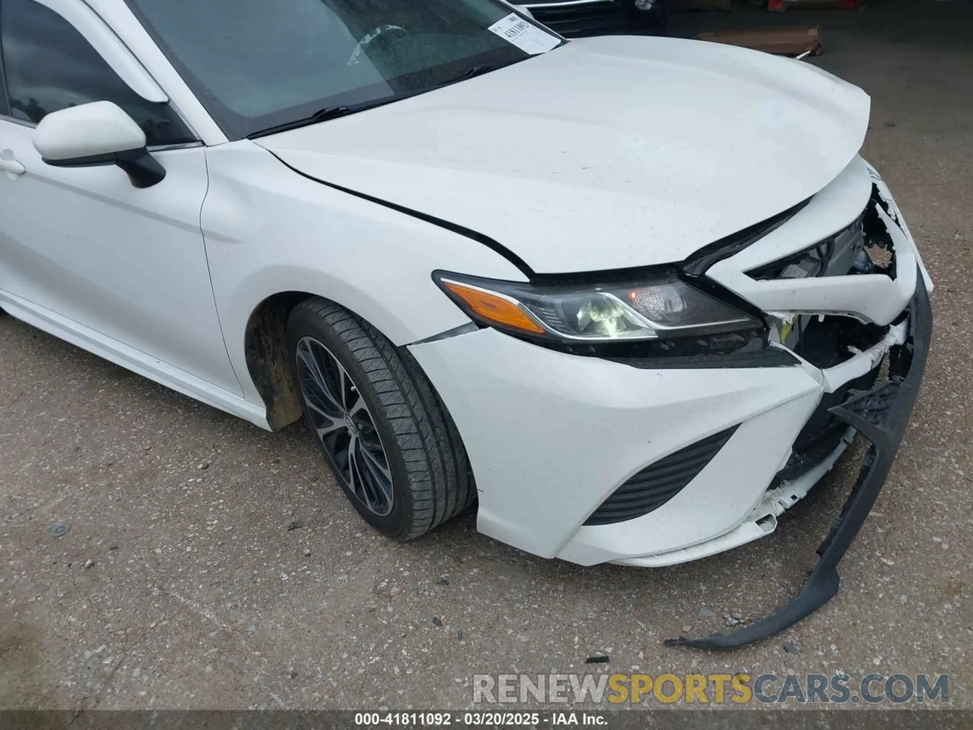 18 Фотография поврежденного автомобиля 4T1B11HK2KU297216 TOYOTA CAMRY 2019