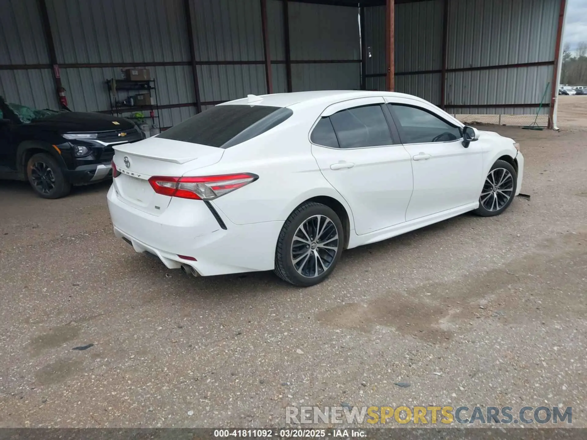 4 Фотография поврежденного автомобиля 4T1B11HK2KU297216 TOYOTA CAMRY 2019