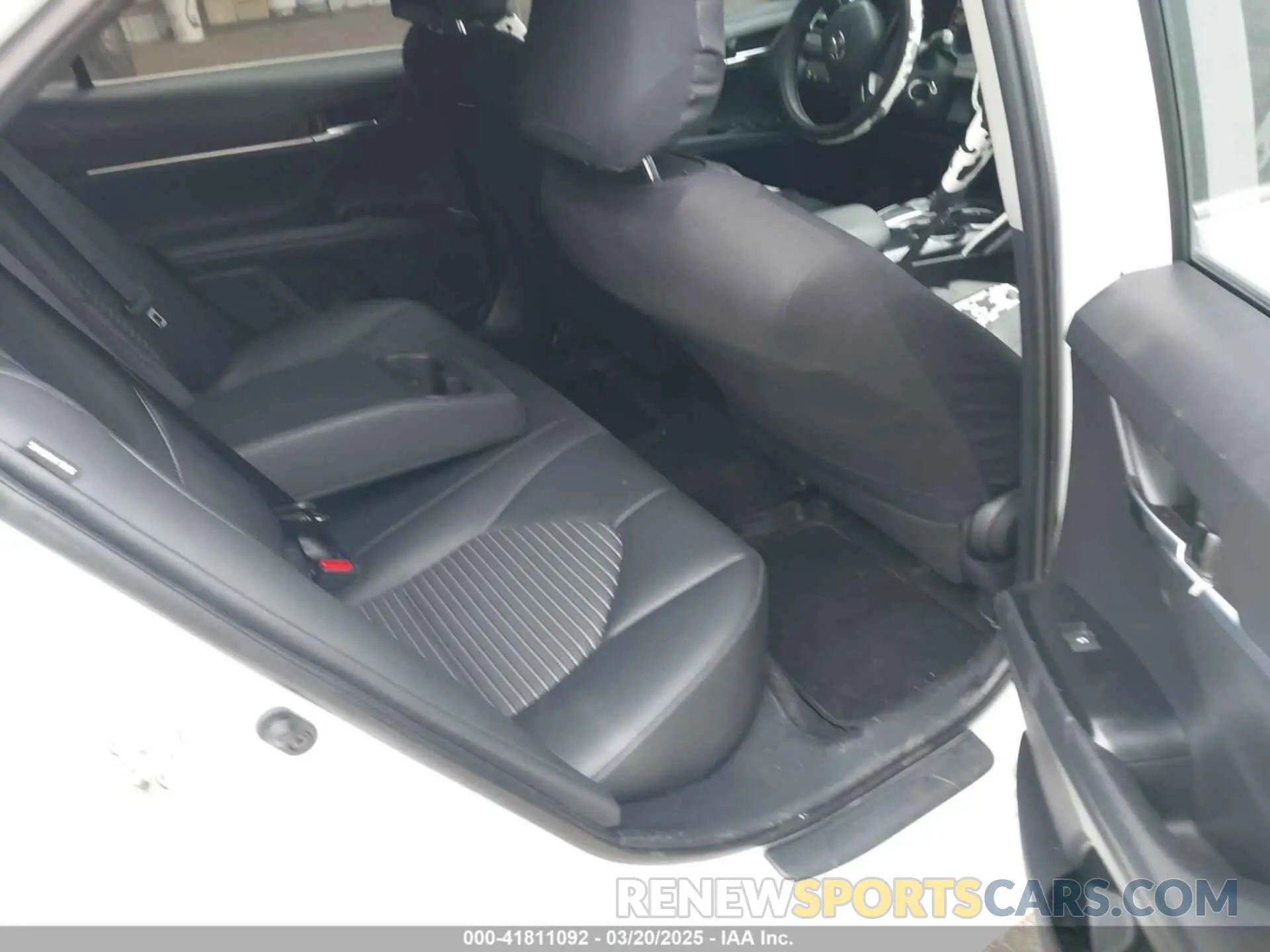 8 Фотография поврежденного автомобиля 4T1B11HK2KU297216 TOYOTA CAMRY 2019