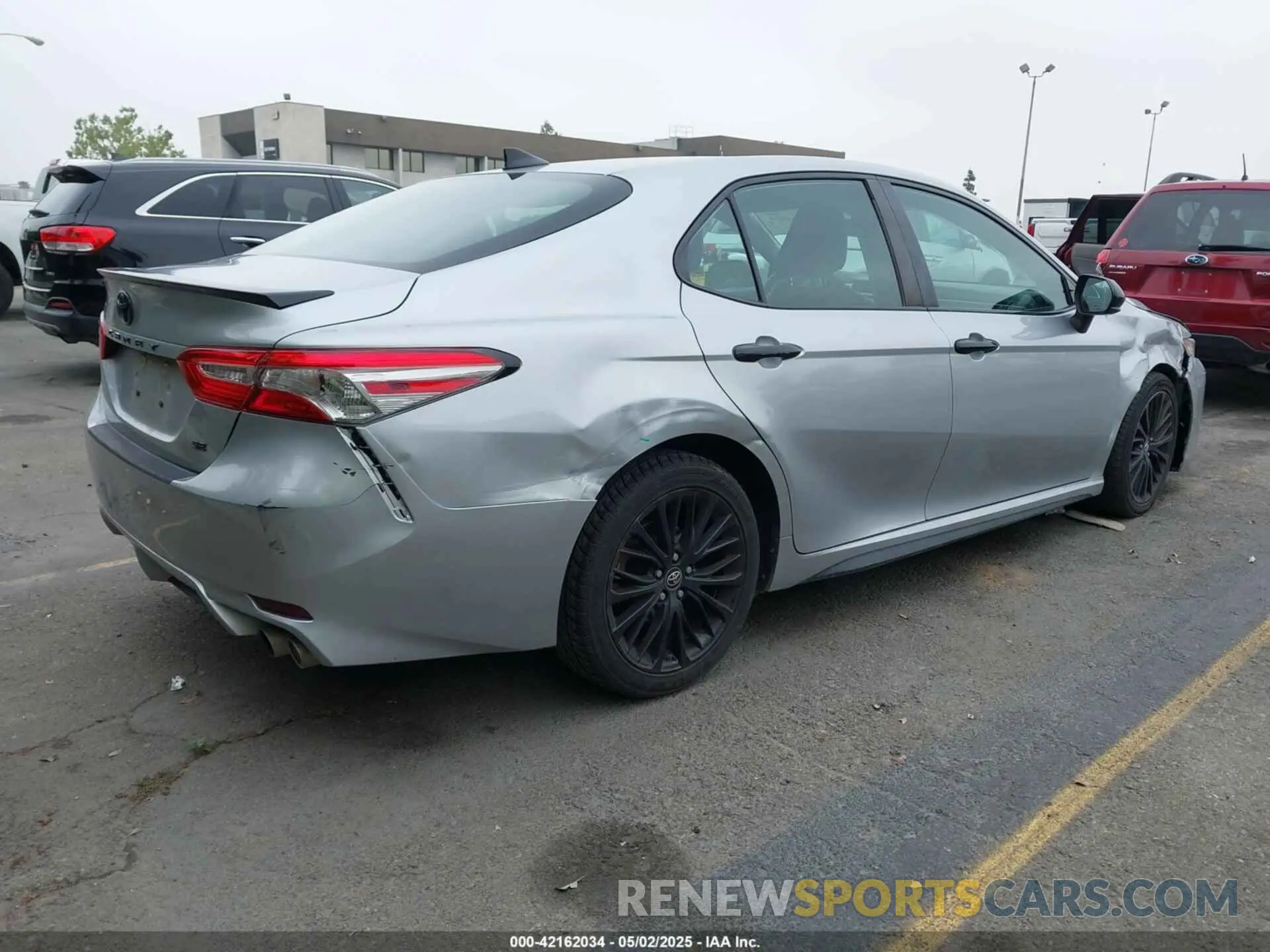 4 Photograph of a damaged car 4T1B11HK2KU299628 TOYOTA CAMRY 2019