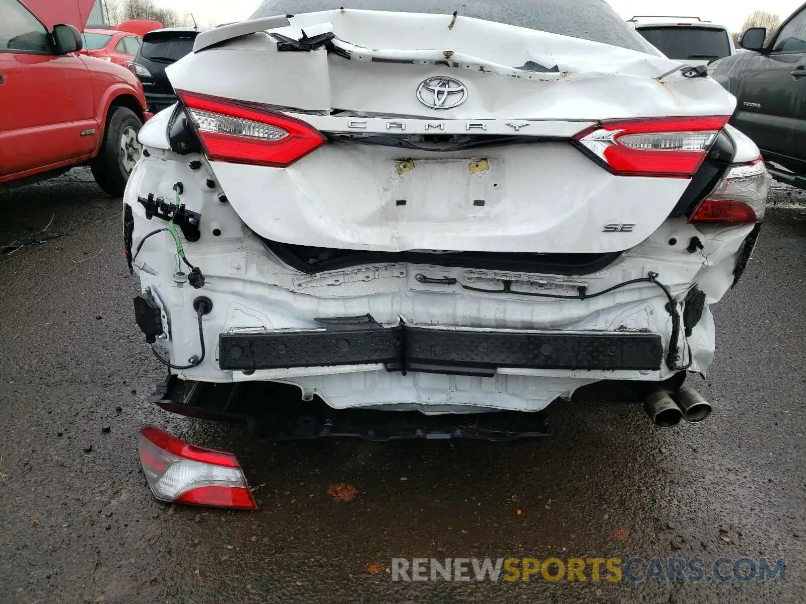 9 Photograph of a damaged car 4T1B11HK2KU685207 TOYOTA CAMRY 2019