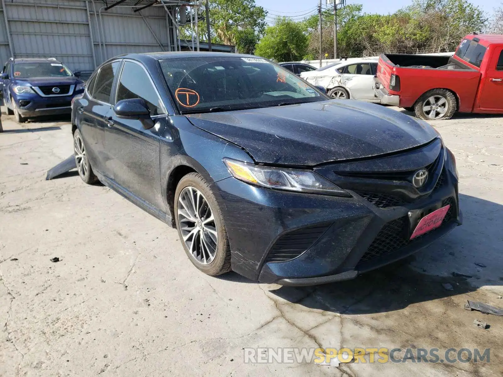 1 Photograph of a damaged car 4T1B11HK2KU702877 TOYOTA CAMRY 2019