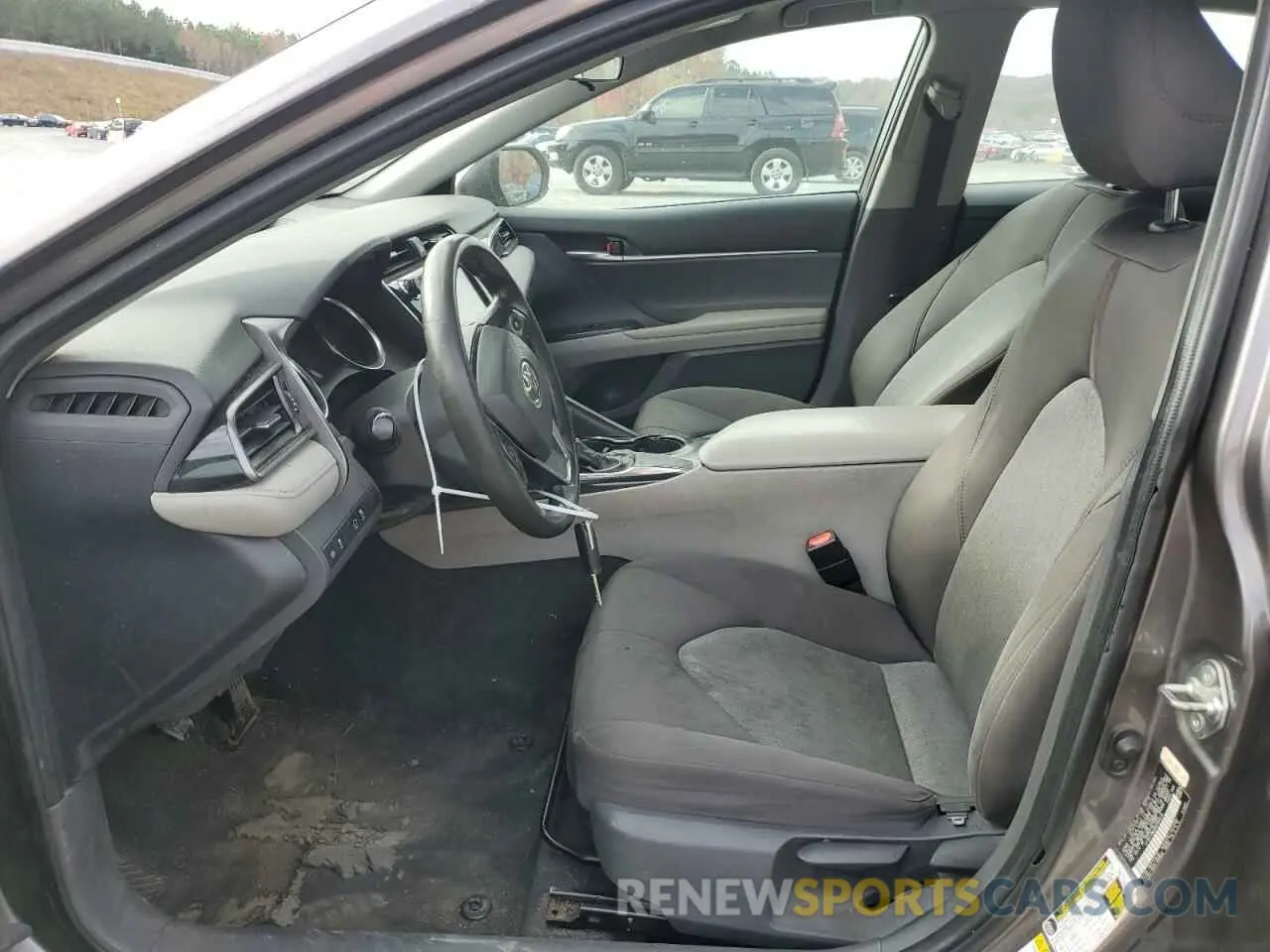 7 Photograph of a damaged car 4T1B11HK2KU704614 TOYOTA CAMRY 2019