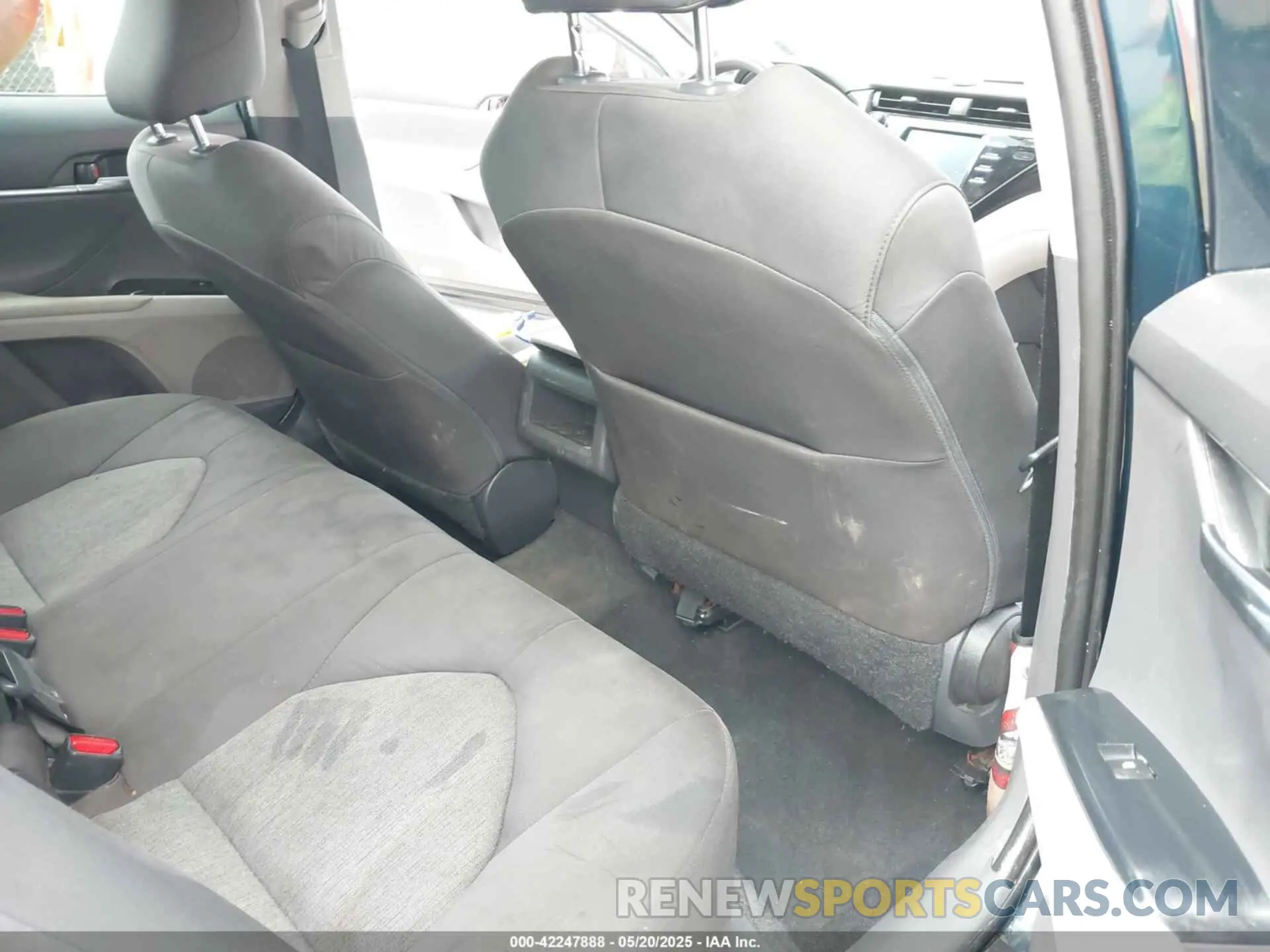 8 Фотография поврежденного автомобиля 4T1B11HK2KU713944 TOYOTA CAMRY 2019