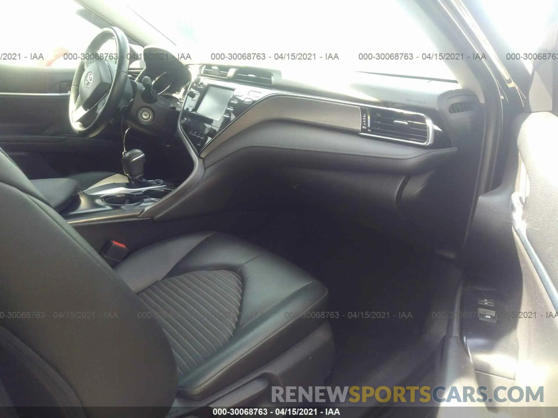 5 Photograph of a damaged car 4T1B11HK2KU716729 TOYOTA CAMRY 2019