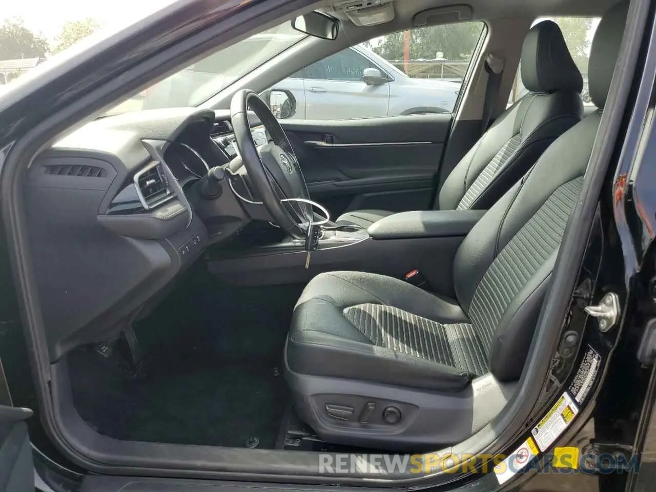 7 Photograph of a damaged car 4T1B11HK2KU719324 TOYOTA CAMRY 2019