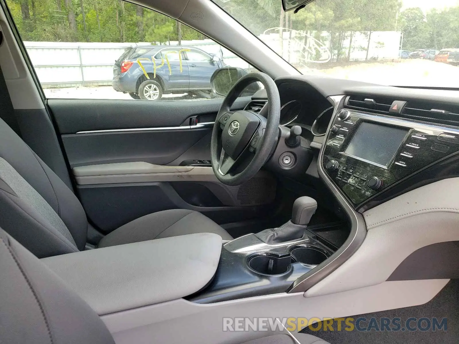 5 Photograph of a damaged car 4T1B11HK2KU720845 TOYOTA CAMRY 2019
