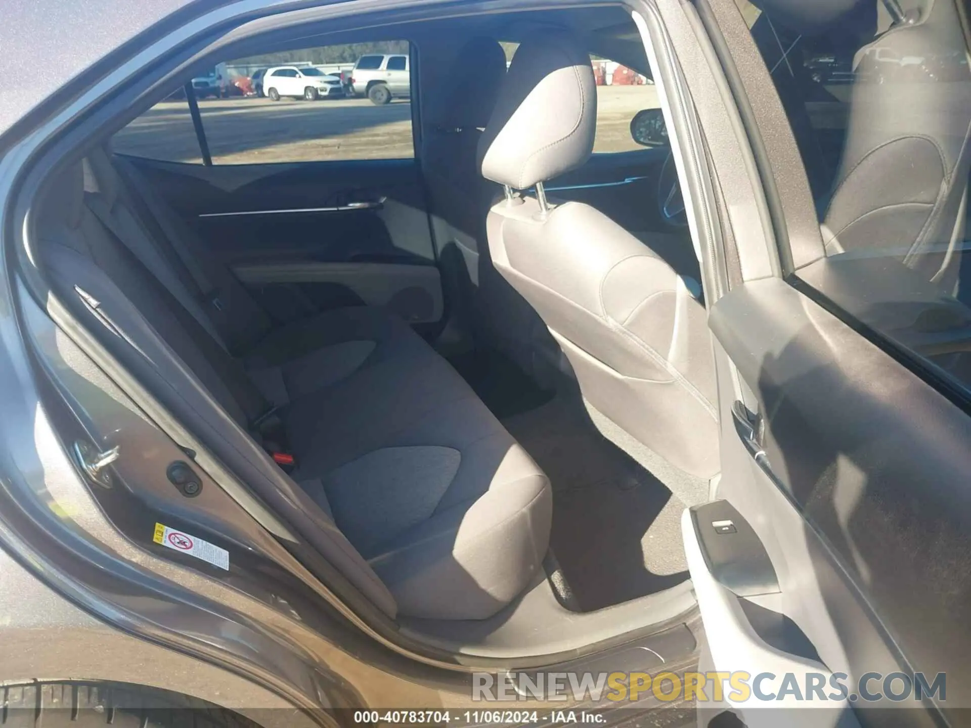 8 Photograph of a damaged car 4T1B11HK2KU720912 TOYOTA CAMRY 2019
