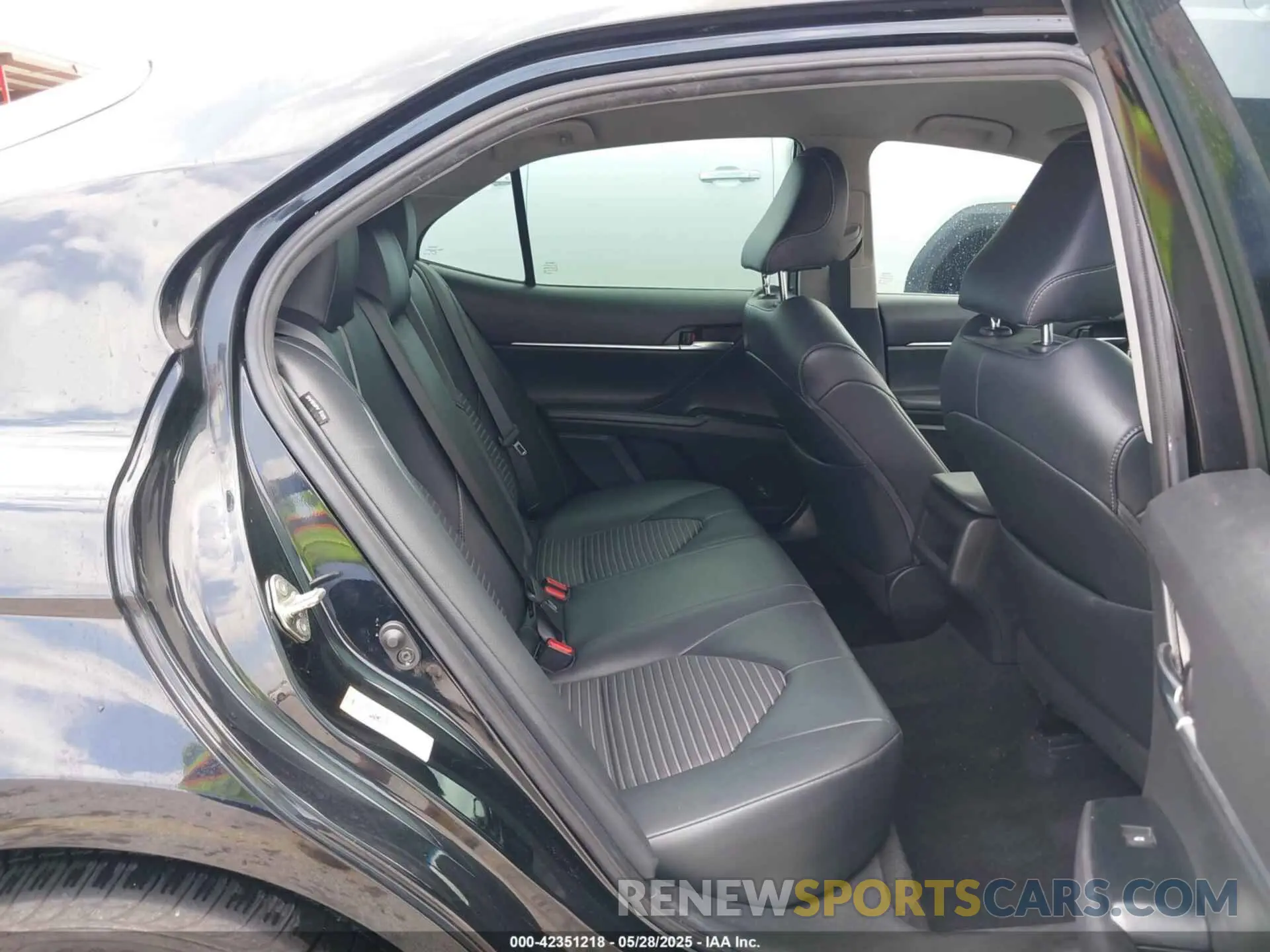 8 Photograph of a damaged car 4T1B11HK2KU723986 TOYOTA CAMRY 2019