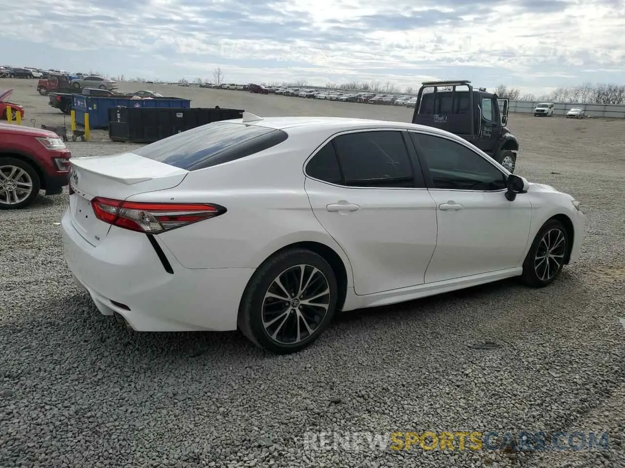 3 Фотография поврежденного автомобиля 4T1B11HK2KU724006 TOYOTA CAMRY 2019