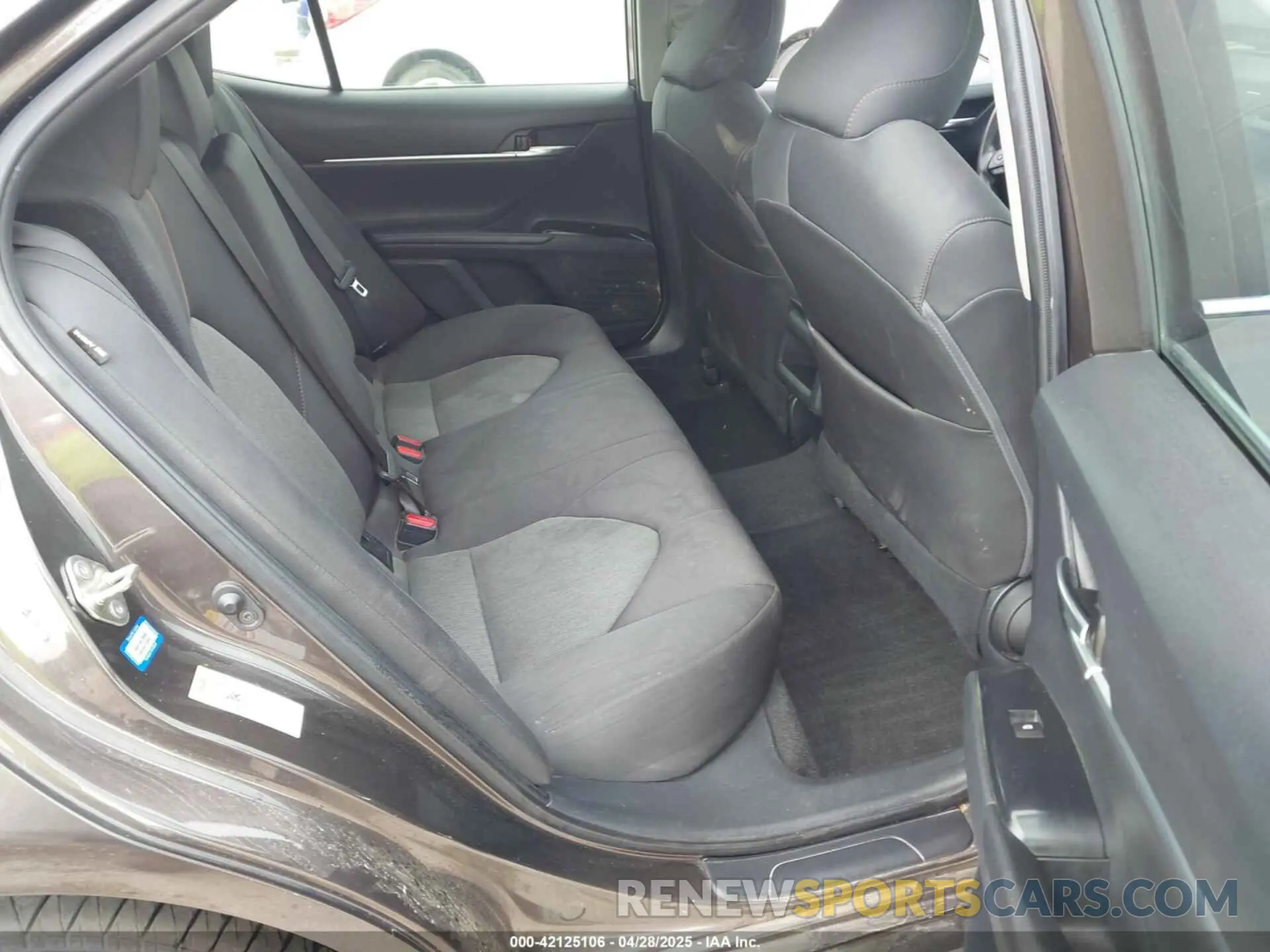 8 Photograph of a damaged car 4T1B11HK2KU727973 TOYOTA CAMRY 2019