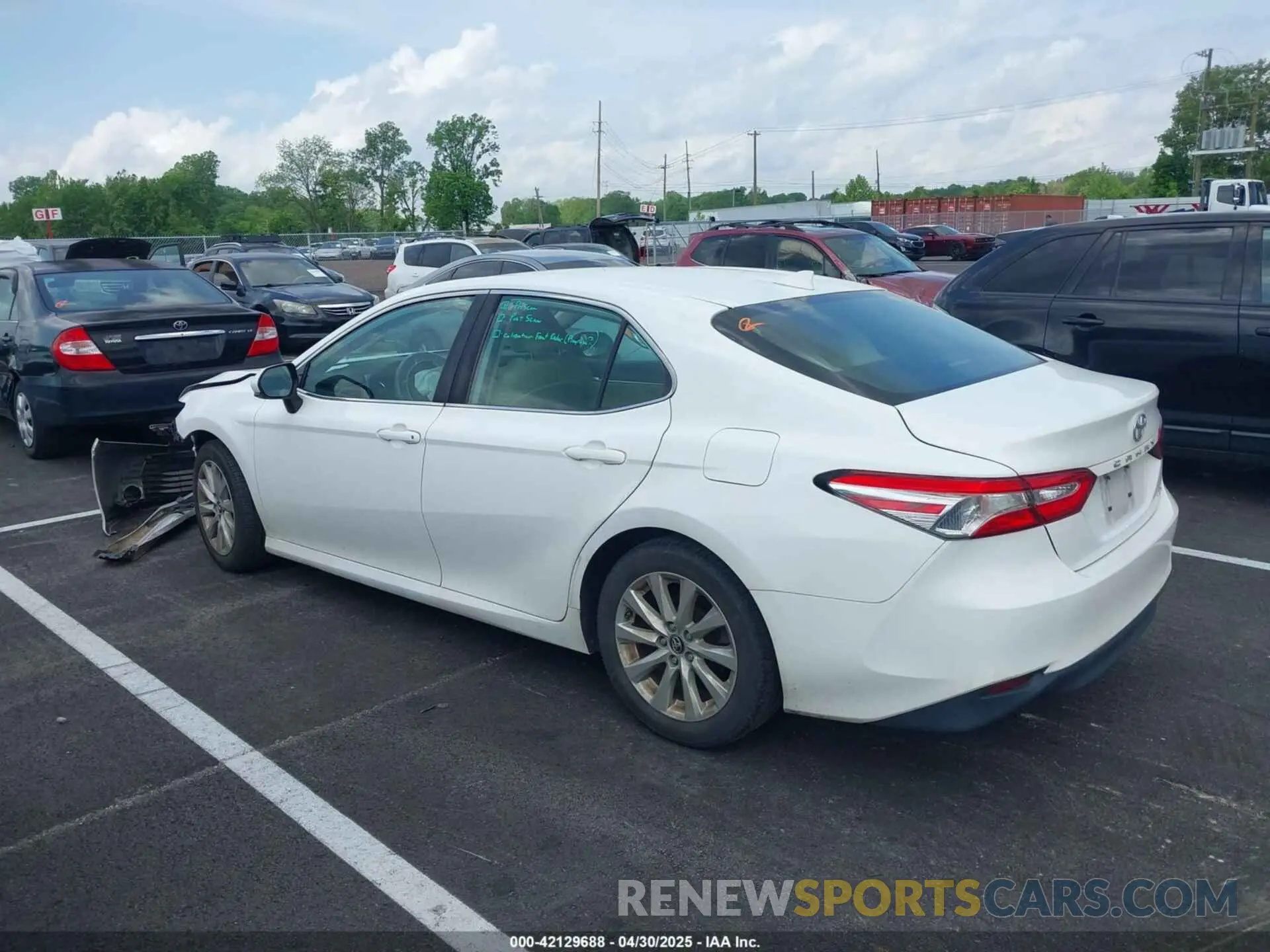 3 Photograph of a damaged car 4T1B11HK2KU743445 TOYOTA CAMRY 2019