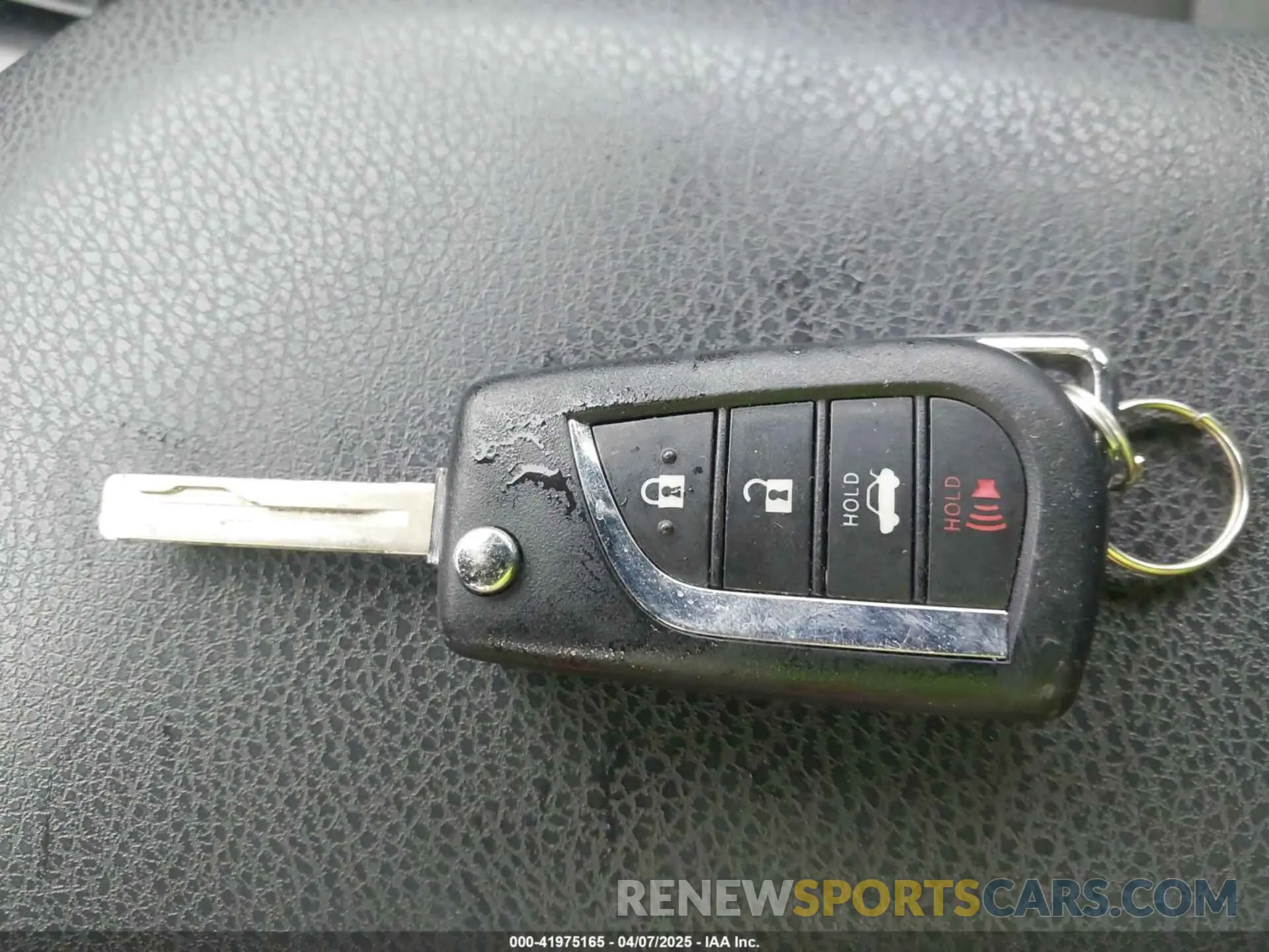 11 Фотография поврежденного автомобиля 4T1B11HK2KU747964 TOYOTA CAMRY 2019