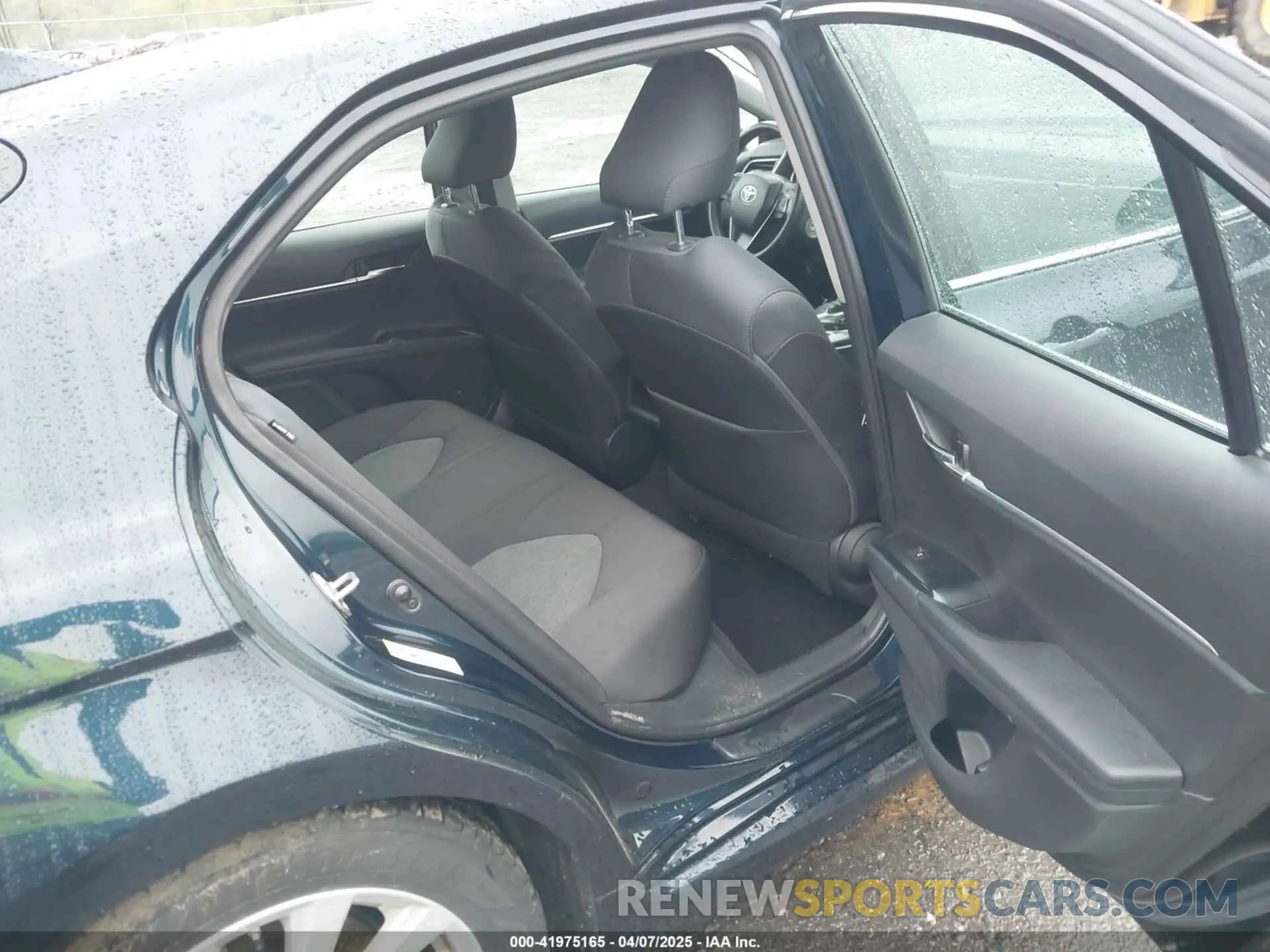 8 Фотография поврежденного автомобиля 4T1B11HK2KU747964 TOYOTA CAMRY 2019