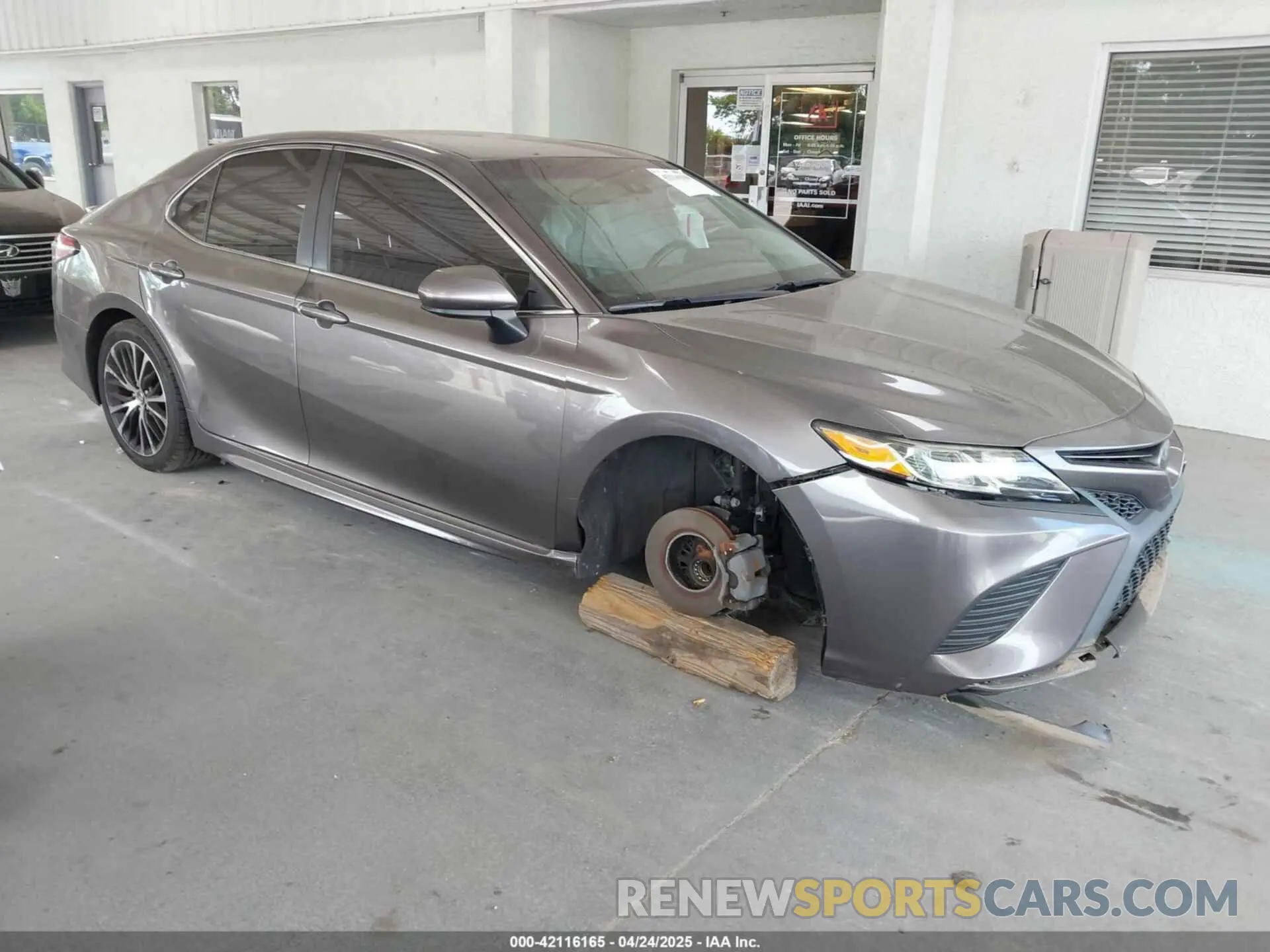 1 Photograph of a damaged car 4T1B11HK2KU756440 TOYOTA CAMRY 2019