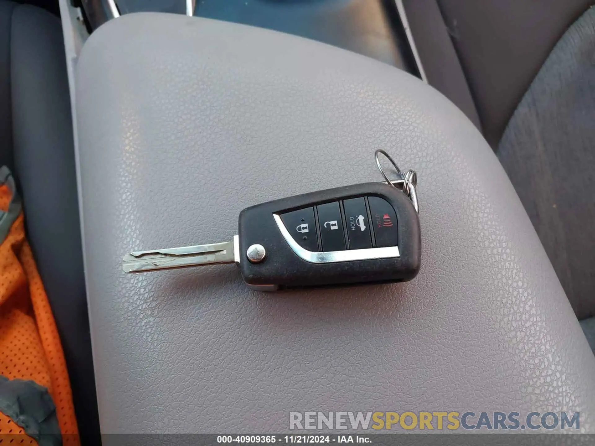 11 Photograph of a damaged car 4T1B11HK2KU765607 TOYOTA CAMRY 2019