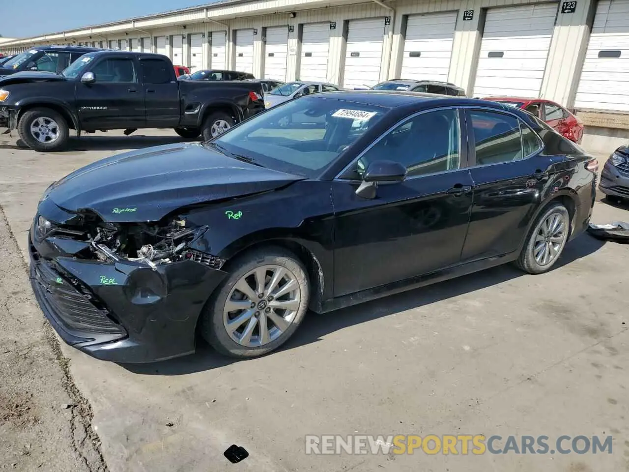 1 Фотография поврежденного автомобиля 4T1B11HK2KU768751 TOYOTA CAMRY 2019