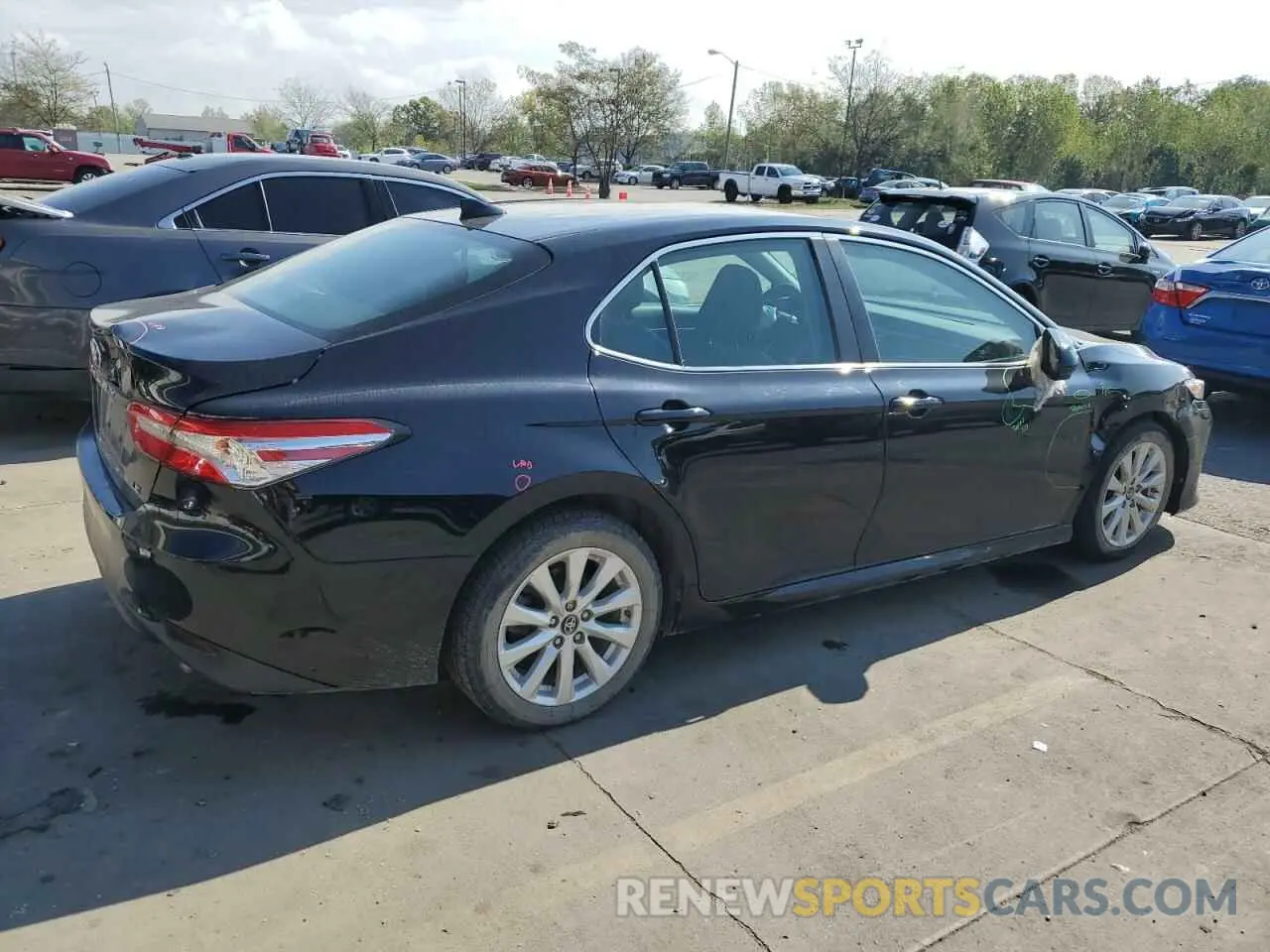3 Фотография поврежденного автомобиля 4T1B11HK2KU768751 TOYOTA CAMRY 2019