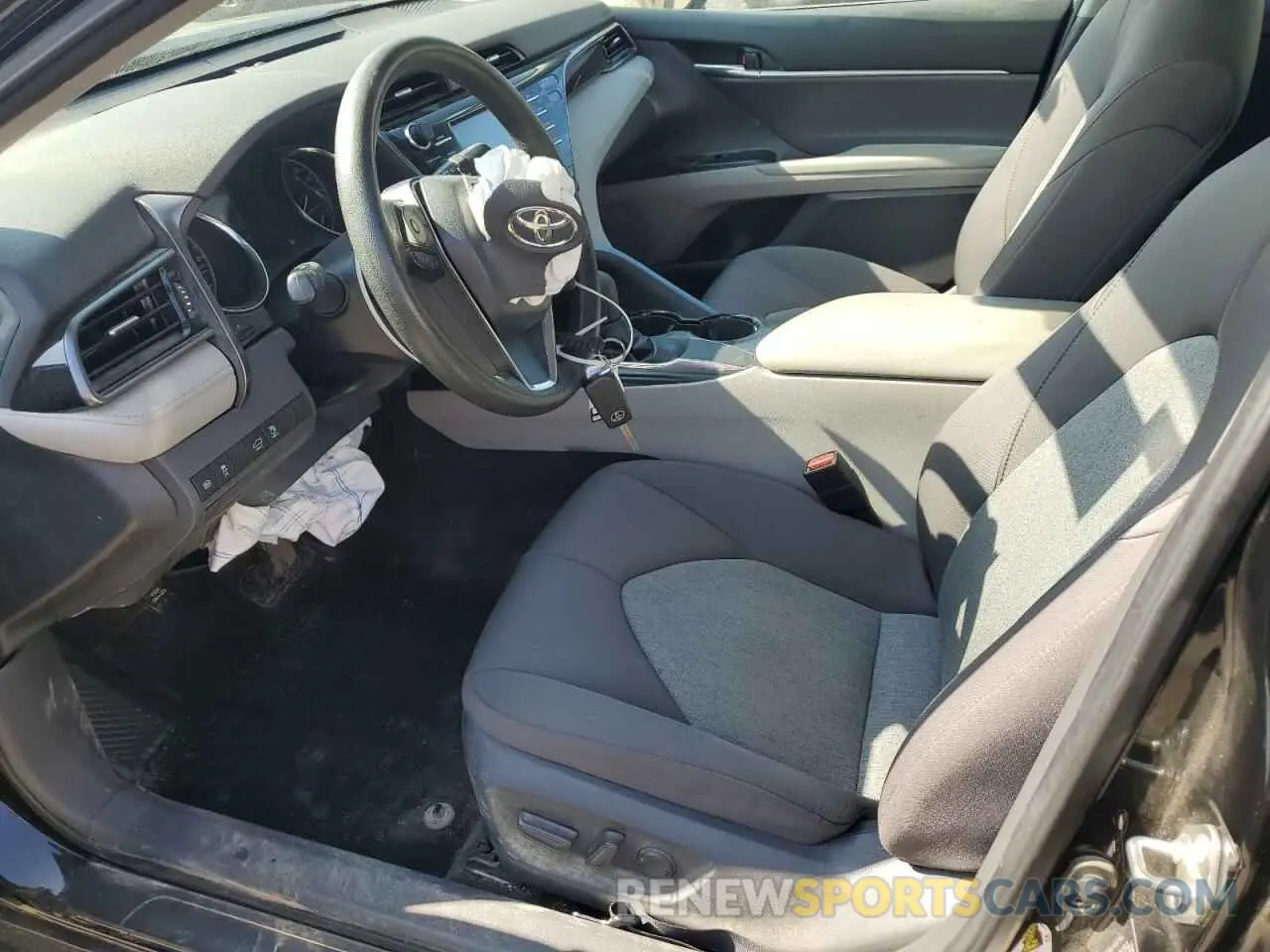 7 Фотография поврежденного автомобиля 4T1B11HK2KU768751 TOYOTA CAMRY 2019