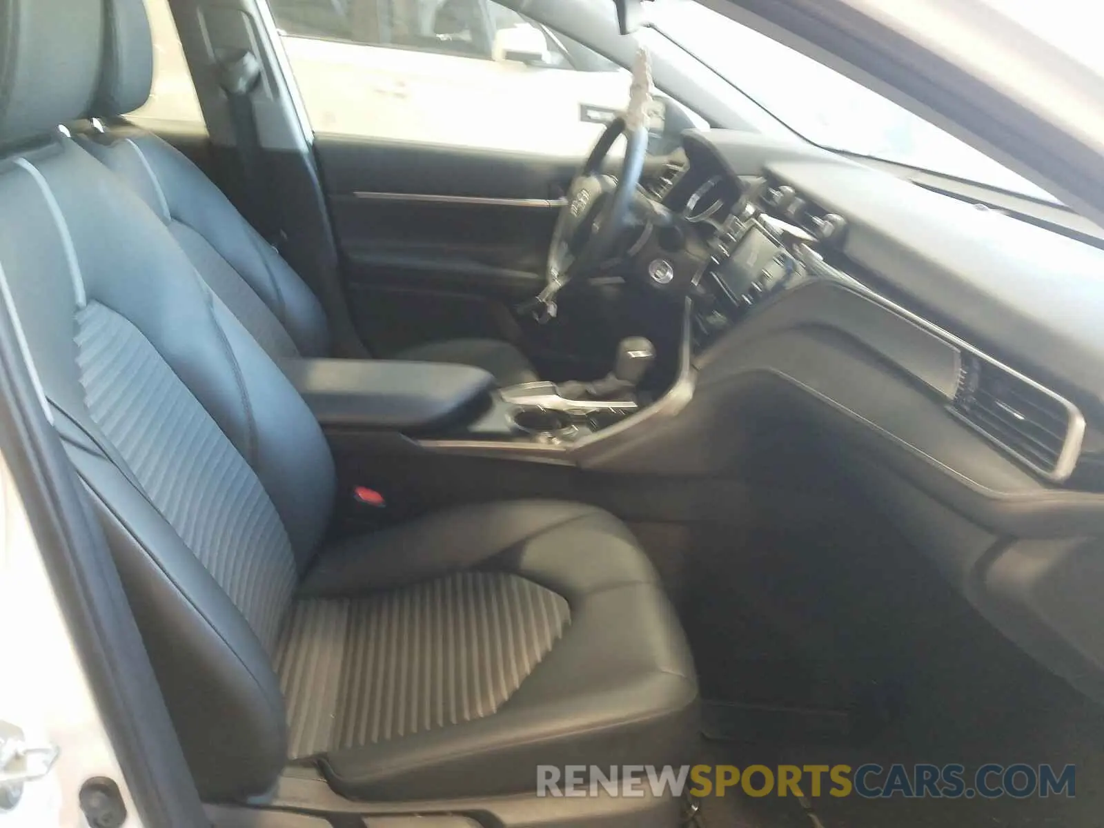 5 Photograph of a damaged car 4T1B11HK2KU780141 TOYOTA CAMRY 2019