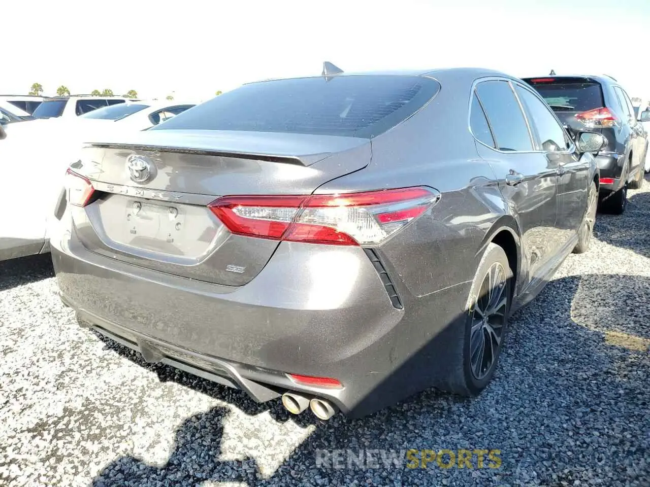 4 Фотография поврежденного автомобиля 4T1B11HK2KU781998 TOYOTA CAMRY 2019