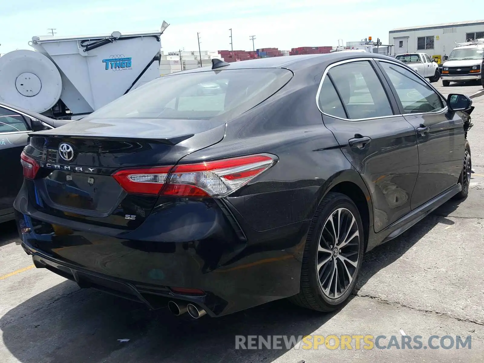 4 Photograph of a damaged car 4T1B11HK2KU791592 TOYOTA CAMRY 2019
