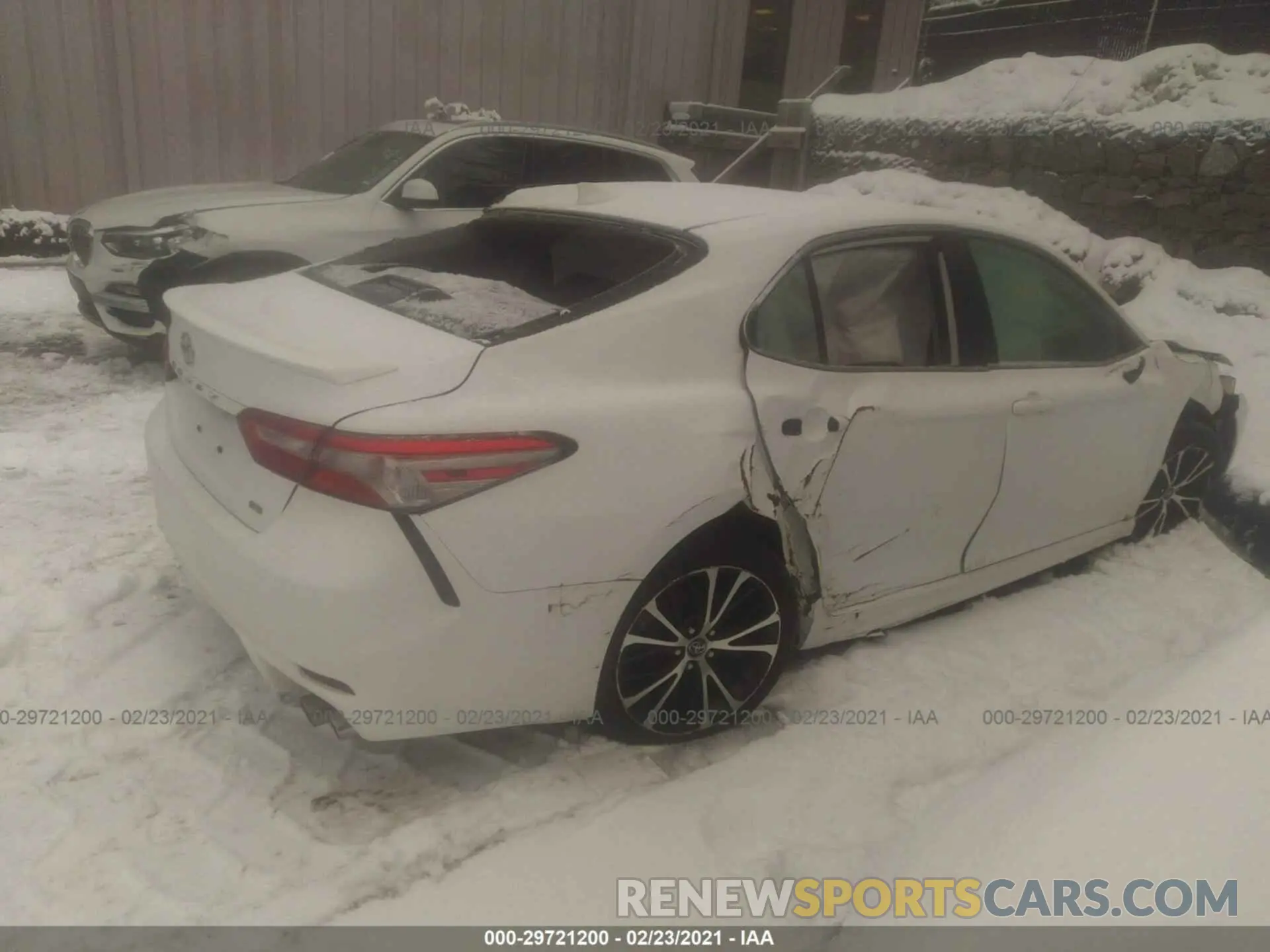 4 Photograph of a damaged car 4T1B11HK2KU799742 TOYOTA CAMRY 2019