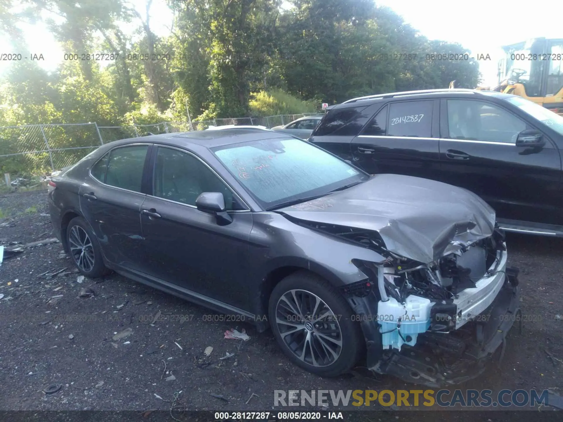 1 Photograph of a damaged car 4T1B11HK2KU816068 TOYOTA CAMRY 2019