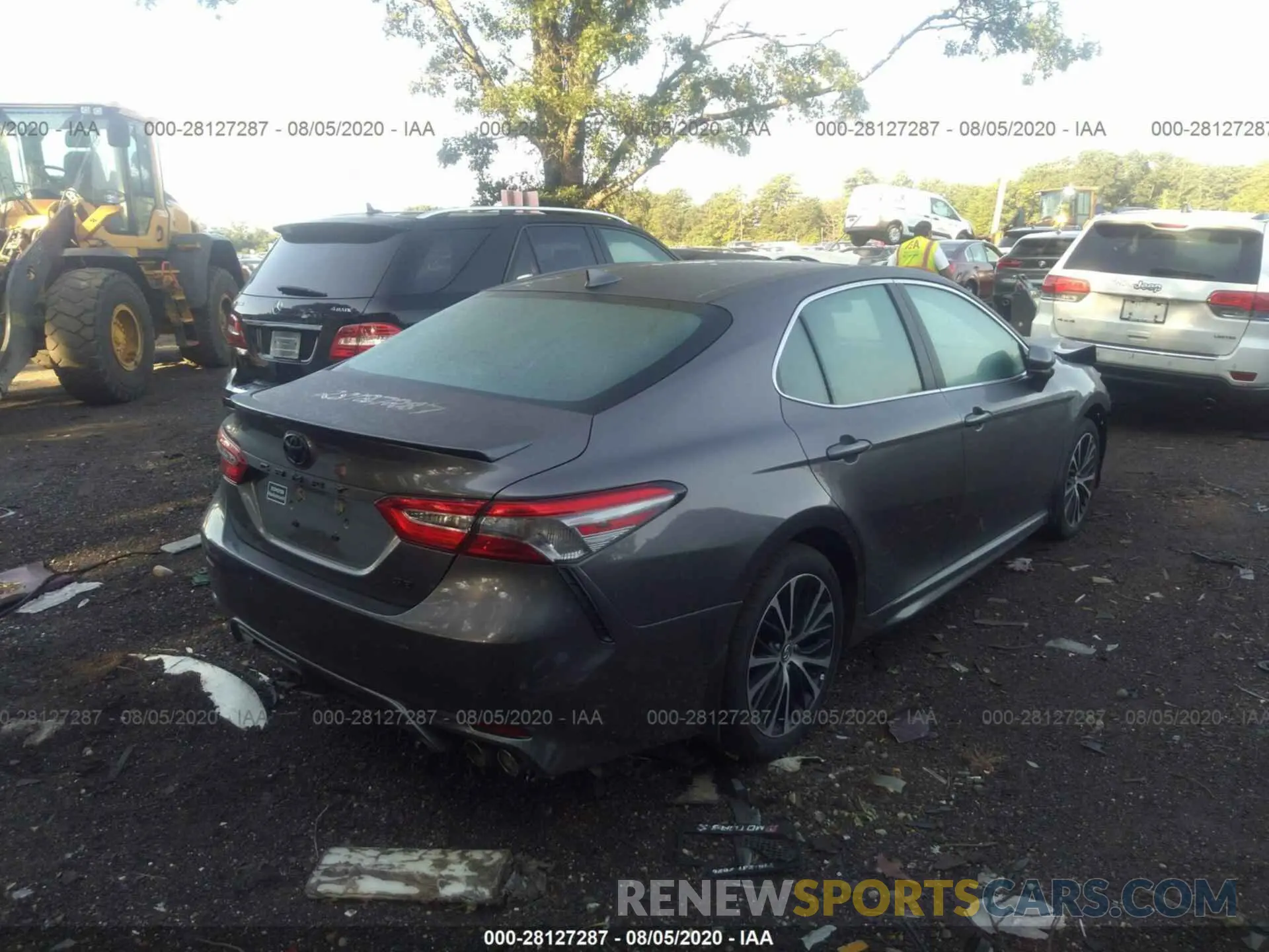 4 Photograph of a damaged car 4T1B11HK2KU816068 TOYOTA CAMRY 2019