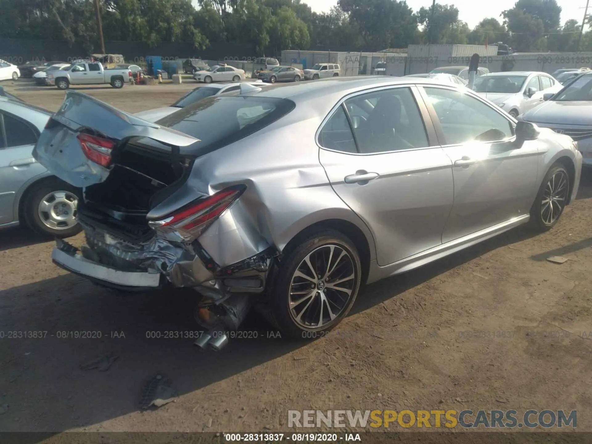 4 Photograph of a damaged car 4T1B11HK2KU816491 TOYOTA CAMRY 2019