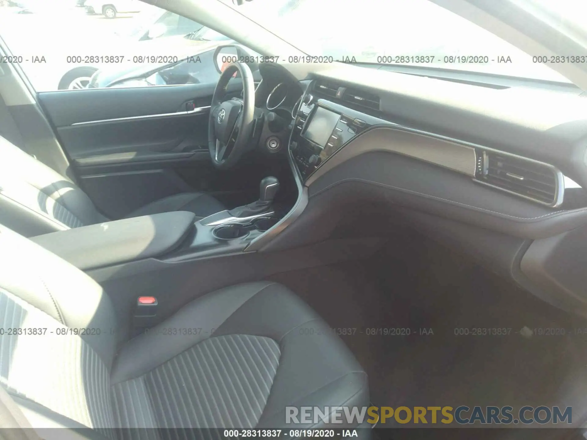 5 Photograph of a damaged car 4T1B11HK2KU816491 TOYOTA CAMRY 2019