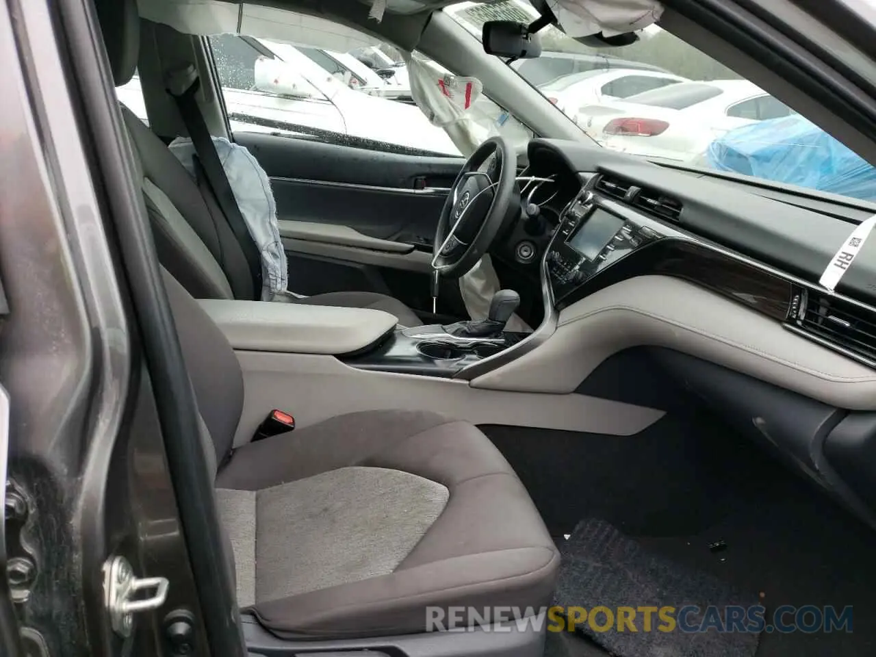 5 Photograph of a damaged car 4T1B11HK2KU817687 TOYOTA CAMRY 2019