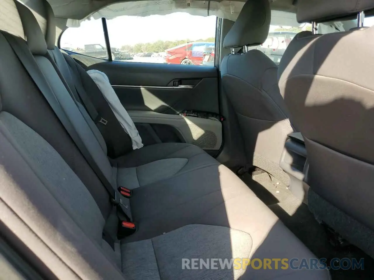 6 Photograph of a damaged car 4T1B11HK2KU817687 TOYOTA CAMRY 2019