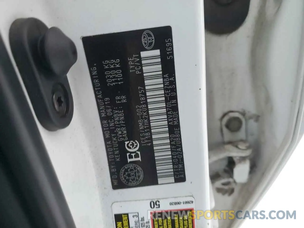 12 Photograph of a damaged car 4T1B11HK2KU818757 TOYOTA CAMRY 2019