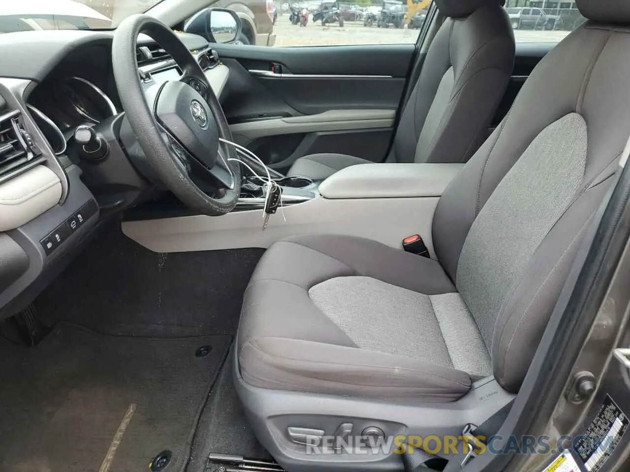 7 Фотография поврежденного автомобиля 4T1B11HK2KU822419 TOYOTA CAMRY 2019