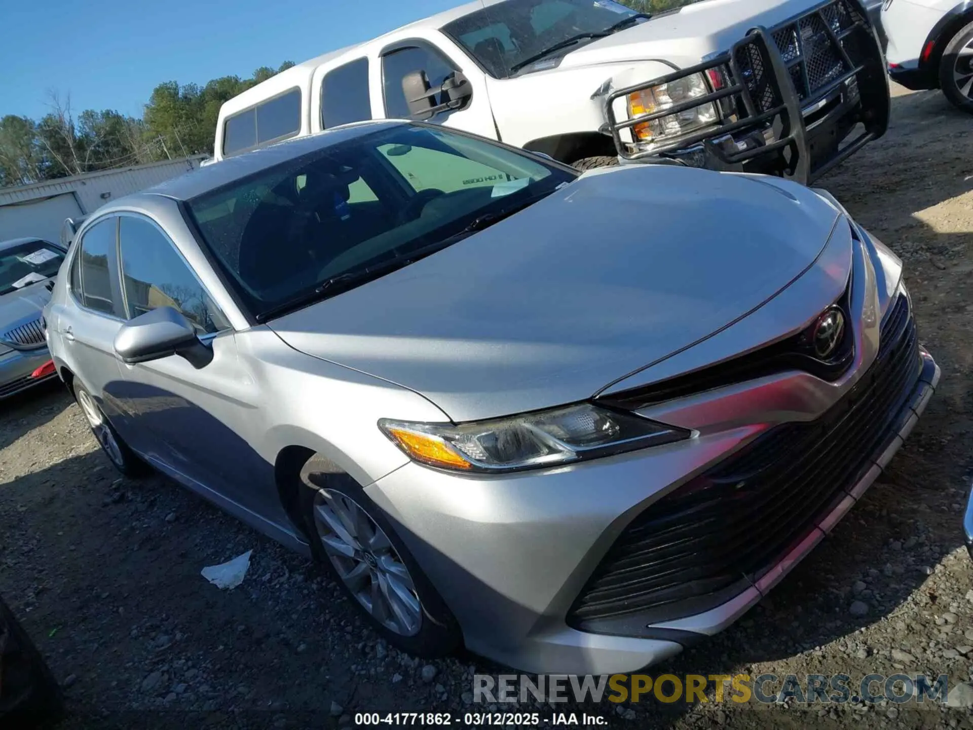 13 Photograph of a damaged car 4T1B11HK2KU822484 TOYOTA CAMRY 2019