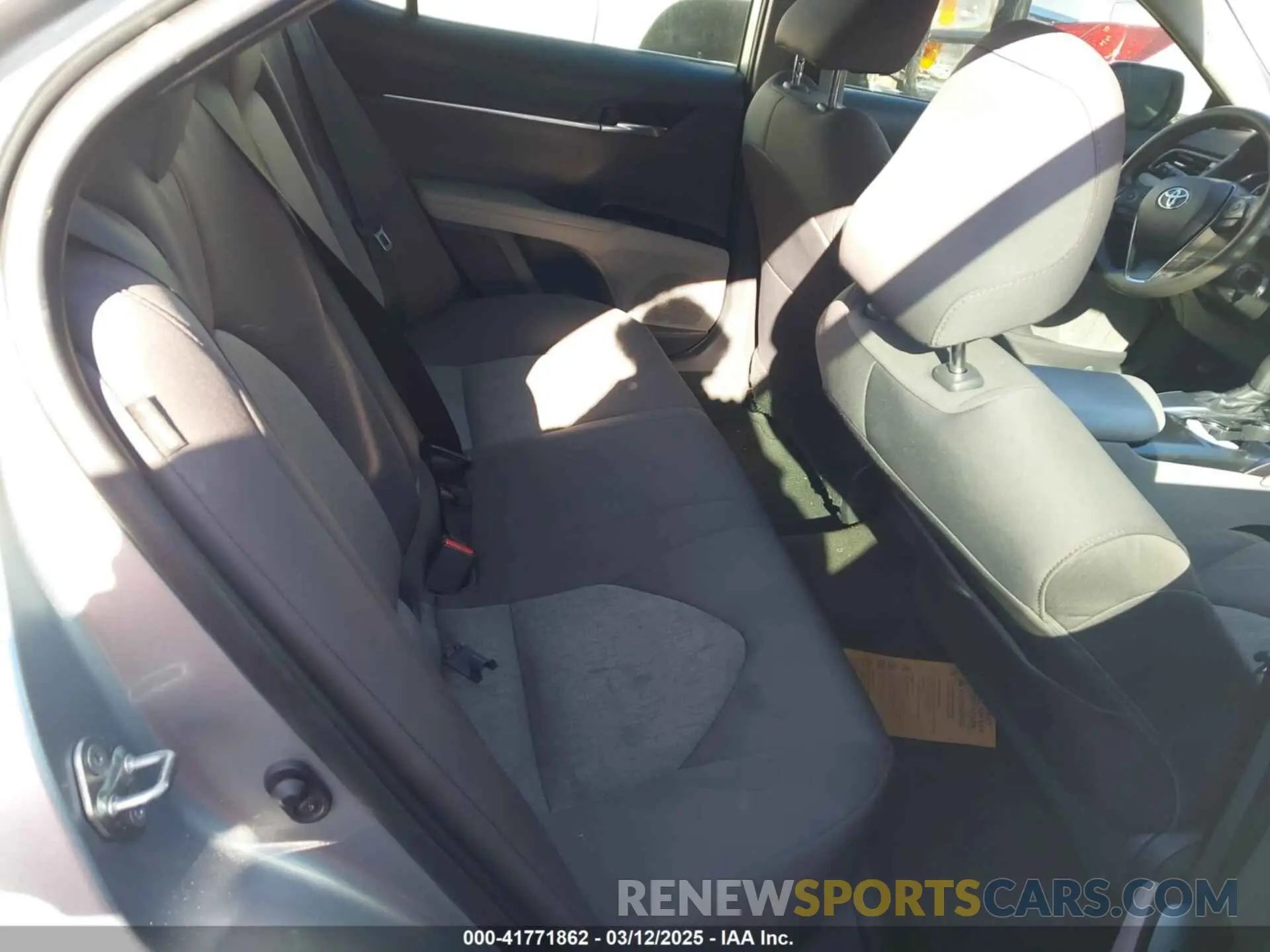 8 Photograph of a damaged car 4T1B11HK2KU822484 TOYOTA CAMRY 2019