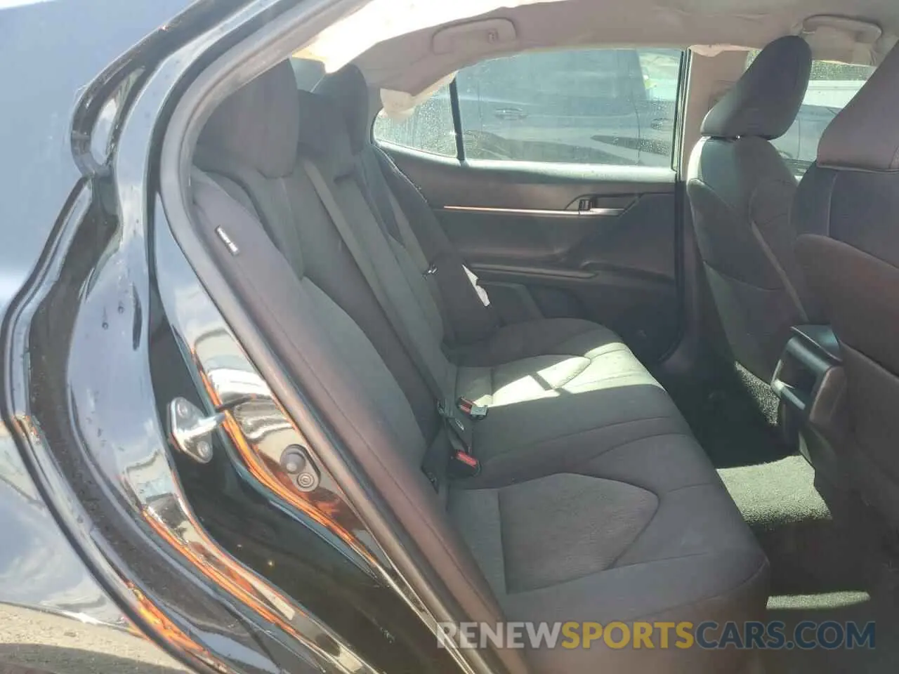 10 Photograph of a damaged car 4T1B11HK2KU831024 TOYOTA CAMRY 2019