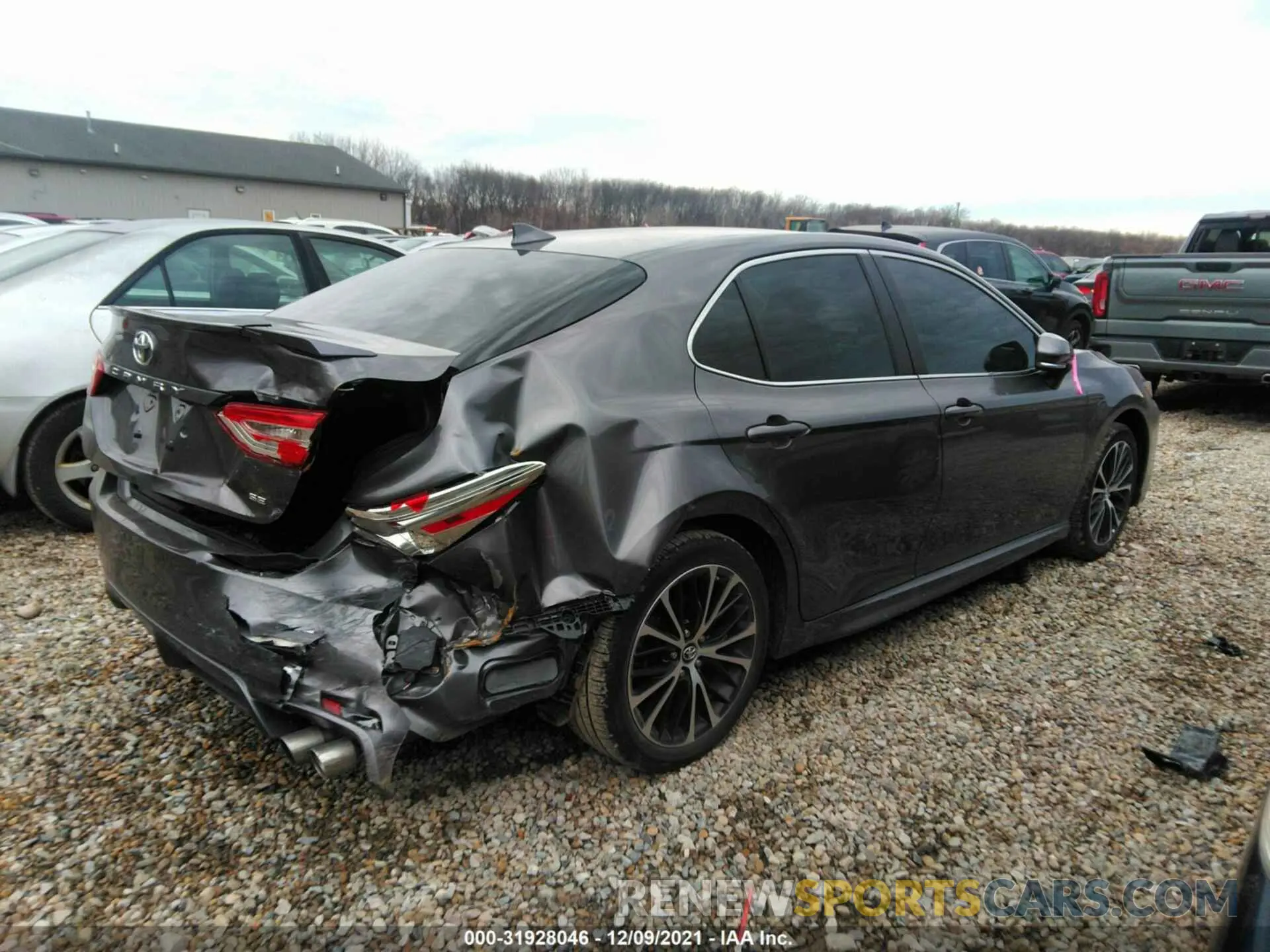 4 Photograph of a damaged car 4T1B11HK2KU836448 TOYOTA CAMRY 2019