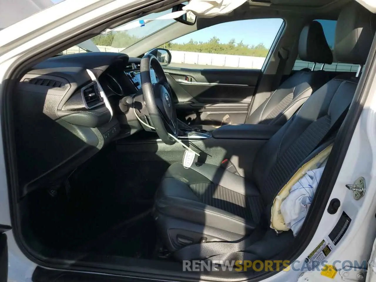 7 Photograph of a damaged car 4T1B11HK2KU838104 TOYOTA CAMRY 2019