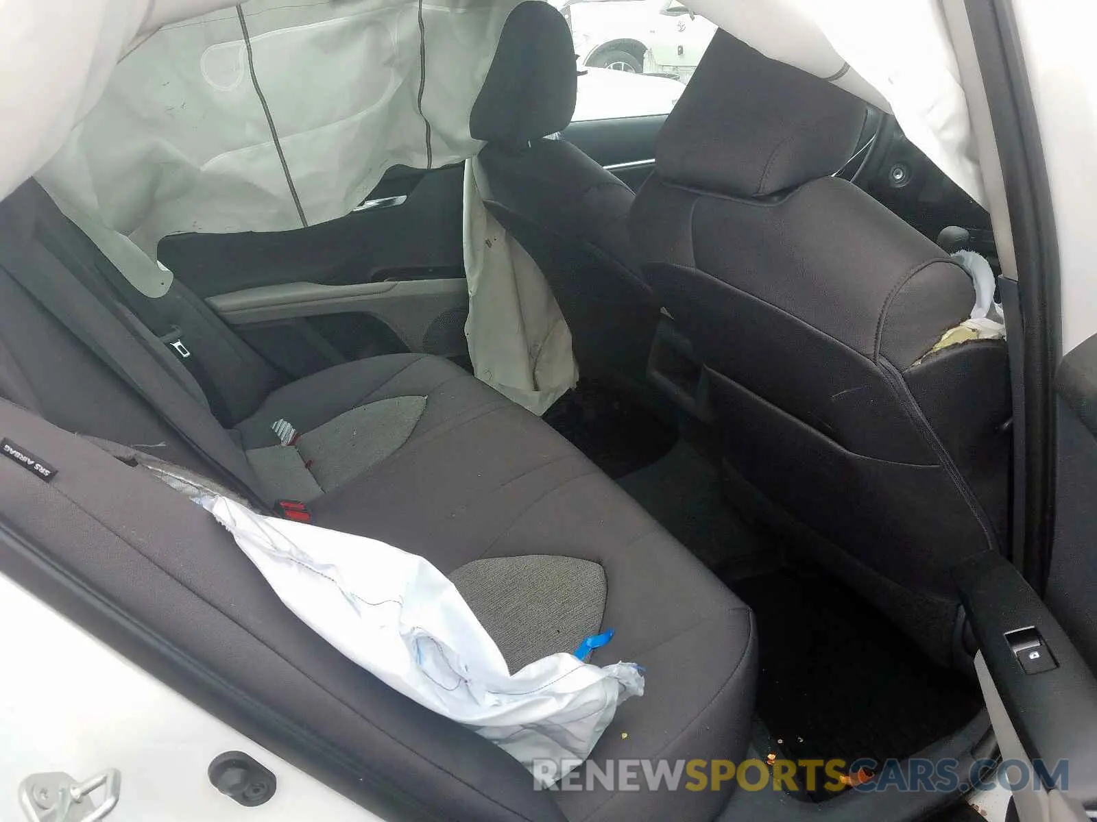 6 Photograph of a damaged car 4T1B11HK2KU844744 TOYOTA CAMRY 2019