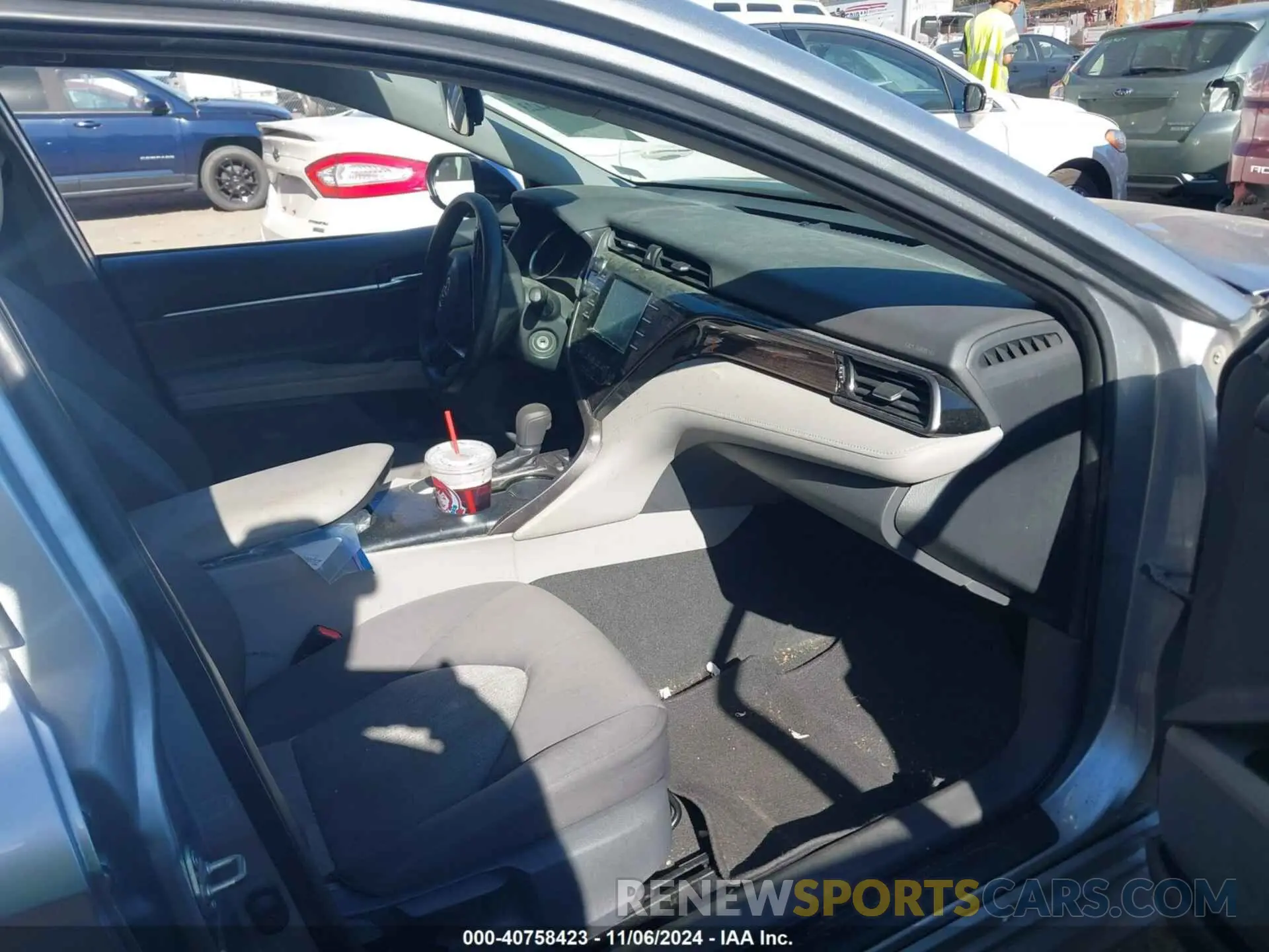 5 Photograph of a damaged car 4T1B11HK2KU850334 TOYOTA CAMRY 2019