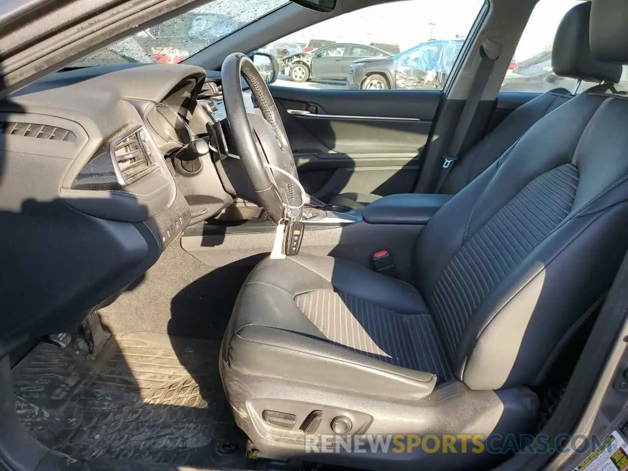 7 Photograph of a damaged car 4T1B11HK2KU852424 TOYOTA CAMRY 2019