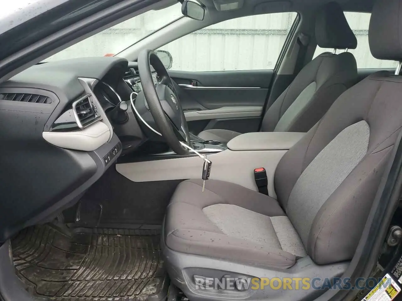 7 Фотография поврежденного автомобиля 4T1B11HK2KU852827 TOYOTA CAMRY 2019