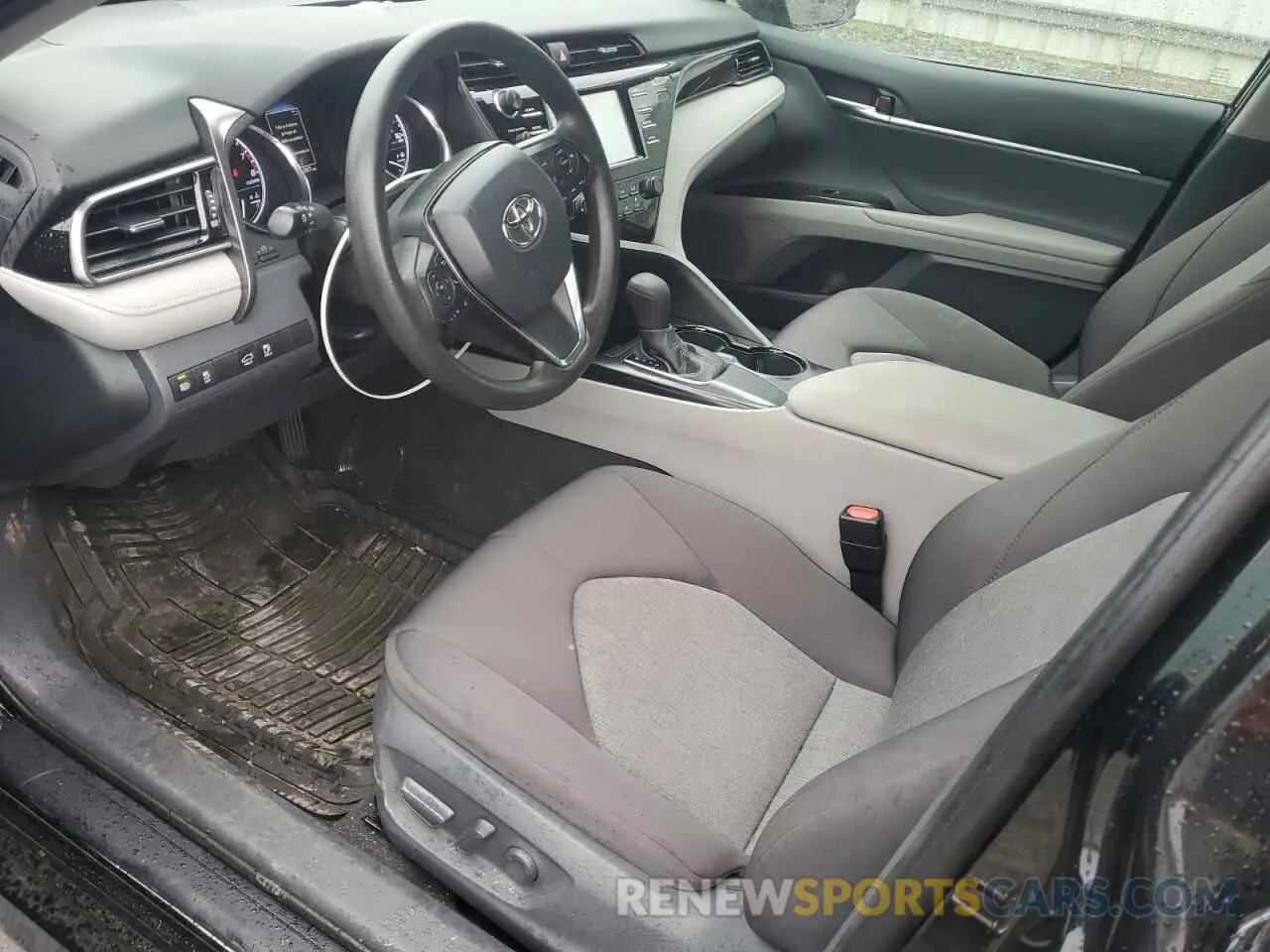 8 Фотография поврежденного автомобиля 4T1B11HK2KU852827 TOYOTA CAMRY 2019