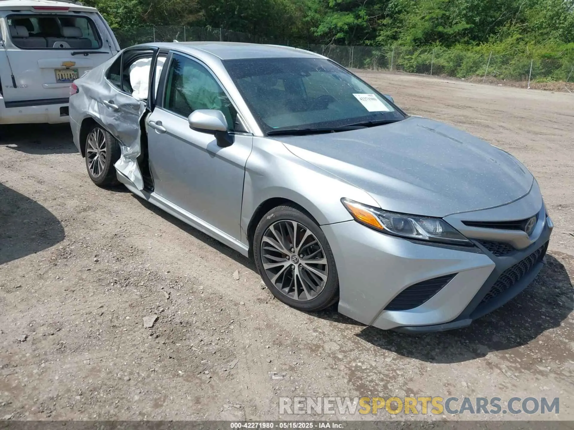 1 Фотография поврежденного автомобиля 4T1B11HK2KU853217 TOYOTA CAMRY 2019