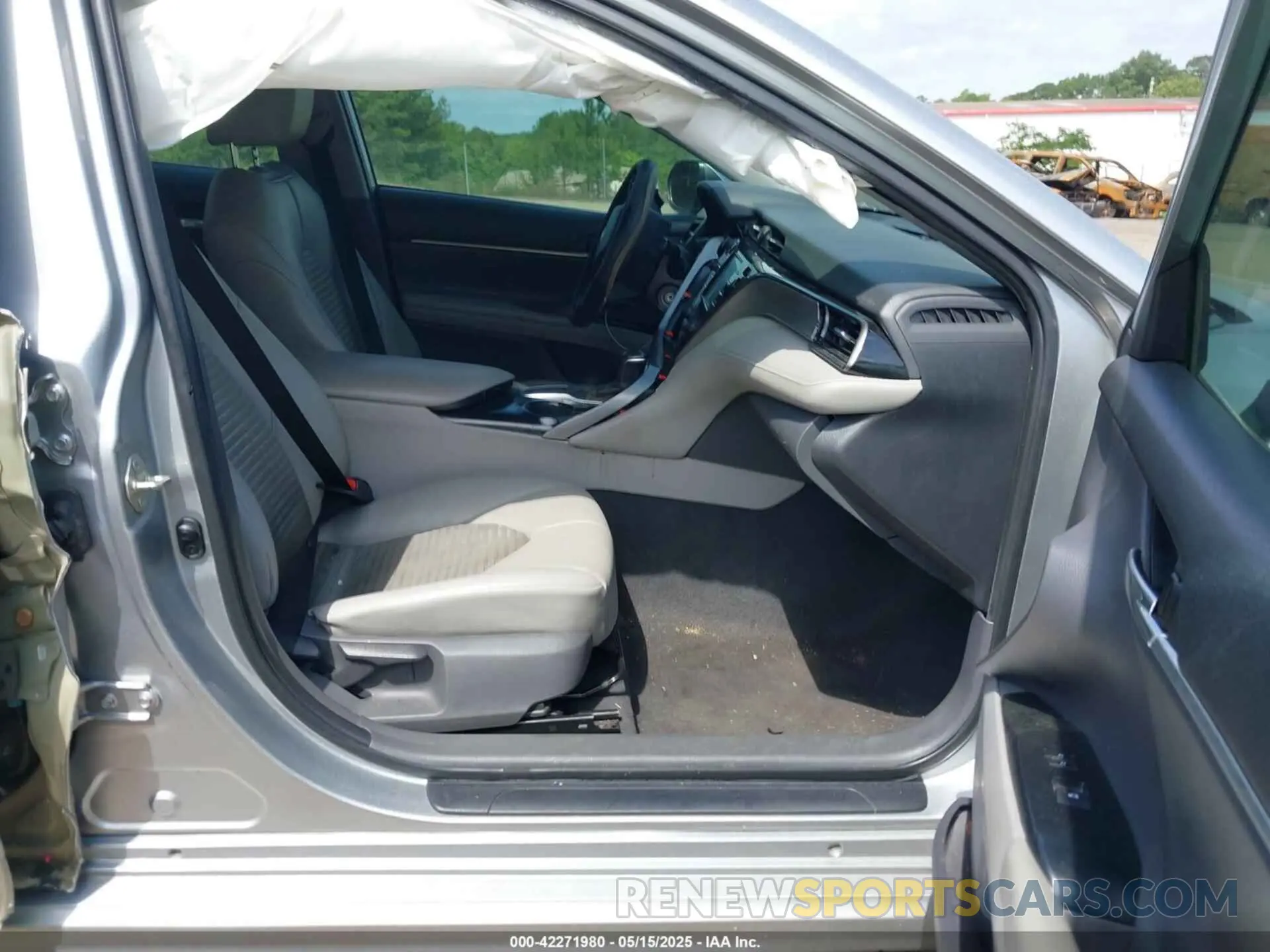 5 Фотография поврежденного автомобиля 4T1B11HK2KU853217 TOYOTA CAMRY 2019