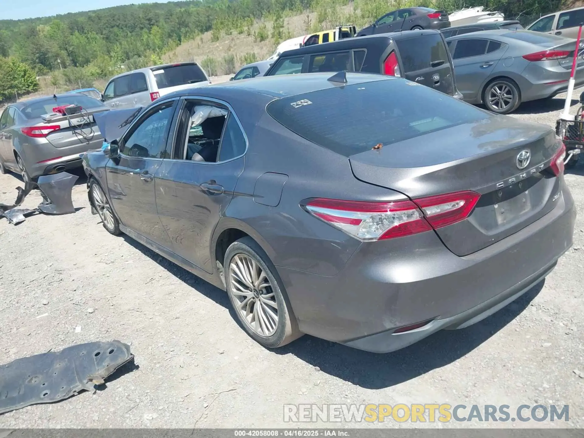 3 Photograph of a damaged car 4T1B11HK3KU163623 TOYOTA CAMRY 2019