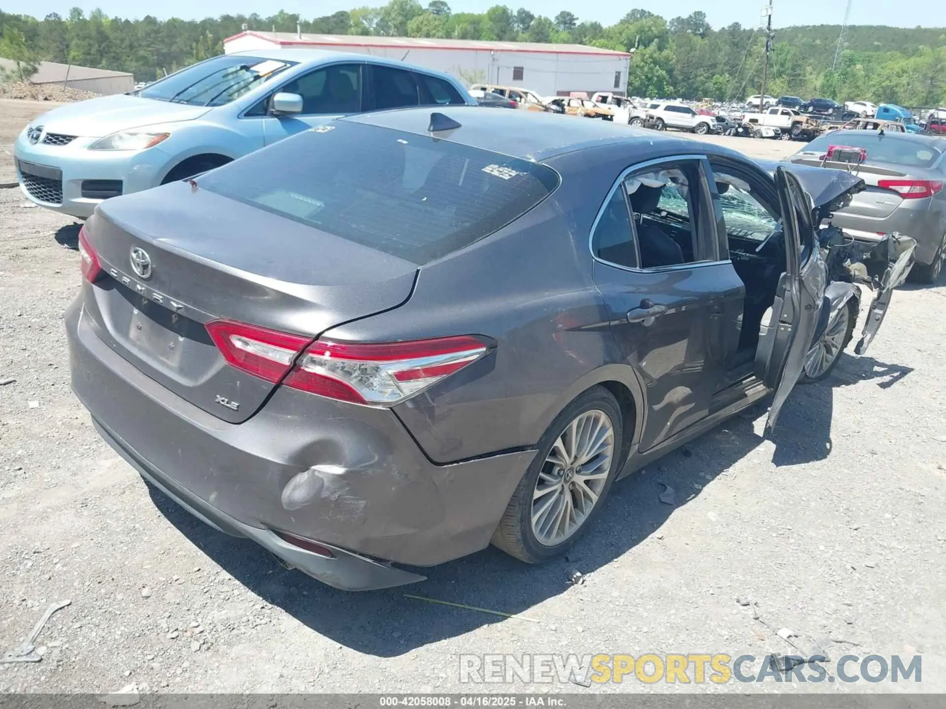 4 Photograph of a damaged car 4T1B11HK3KU163623 TOYOTA CAMRY 2019