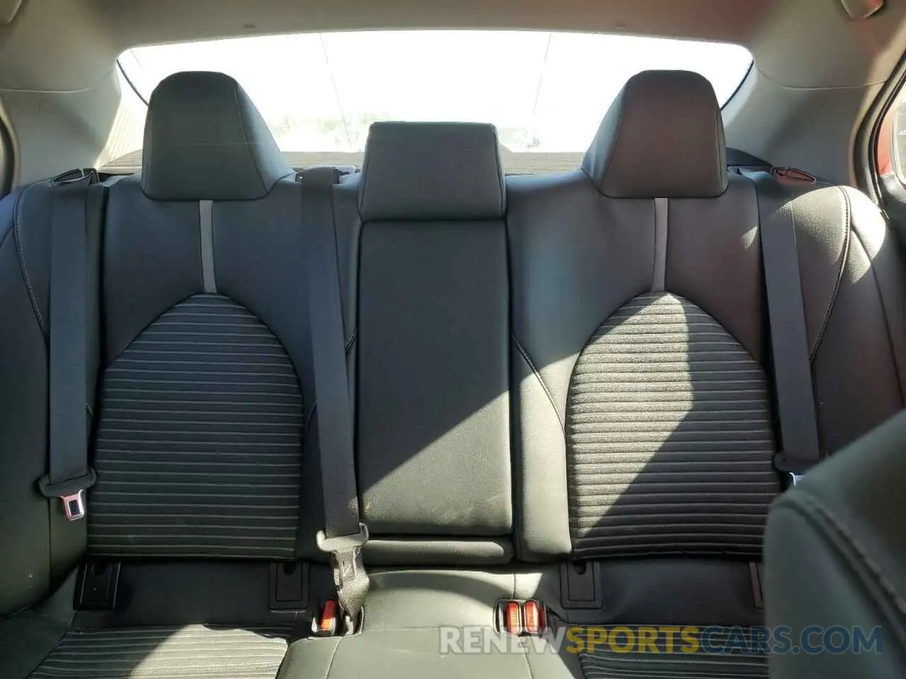 10 Фотография поврежденного автомобиля 4T1B11HK3KU164058 TOYOTA CAMRY 2019